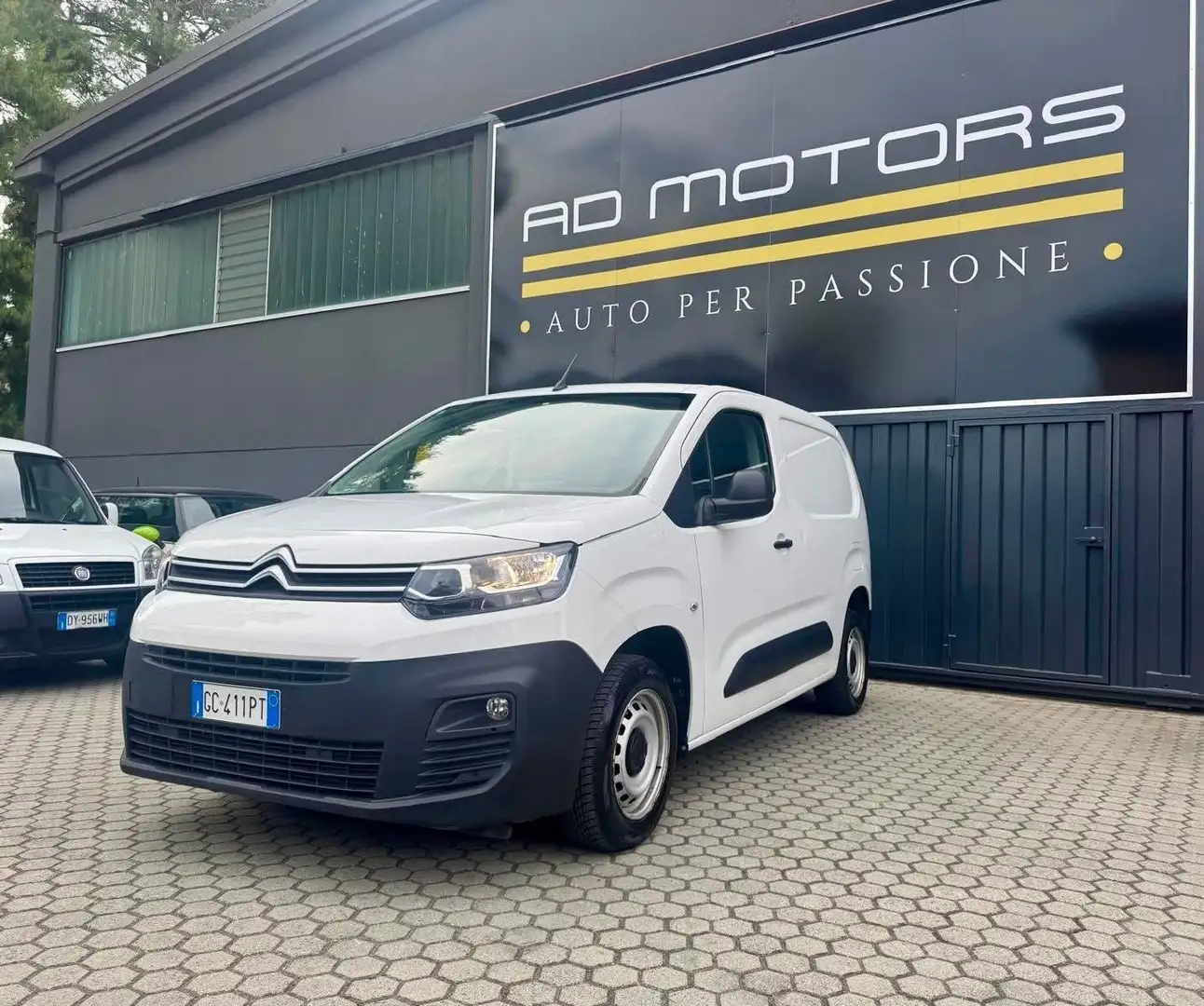 Citroen Berlingo Citroen BERLINGO 1.5 BlueHDI MClub EURO 6 Neopaten Blanc - 2