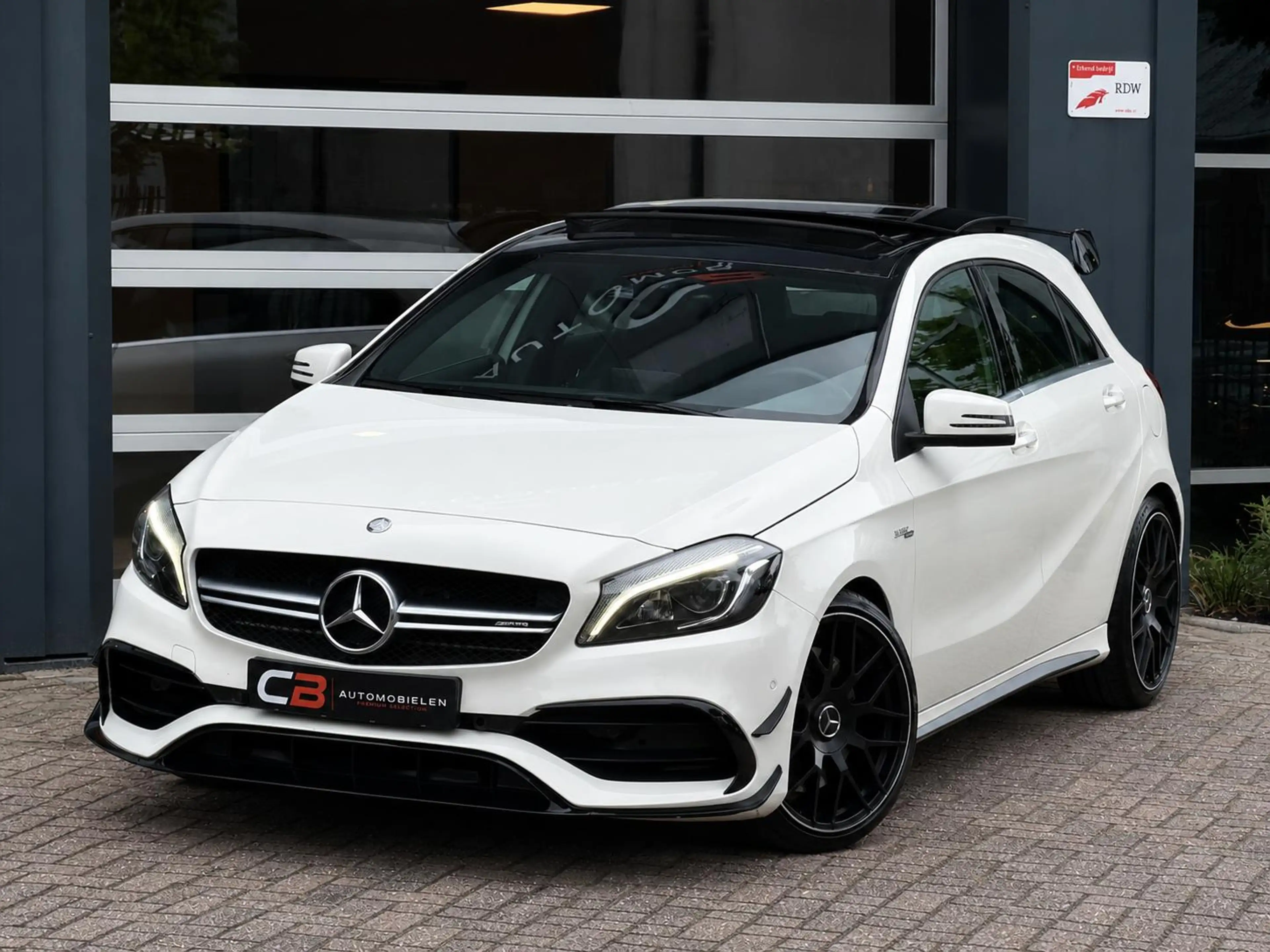 Mercedes-Benz A 45 AMG 4MATIC | Facelift | Aero | Pano | 381PK | Harman K — photo 4