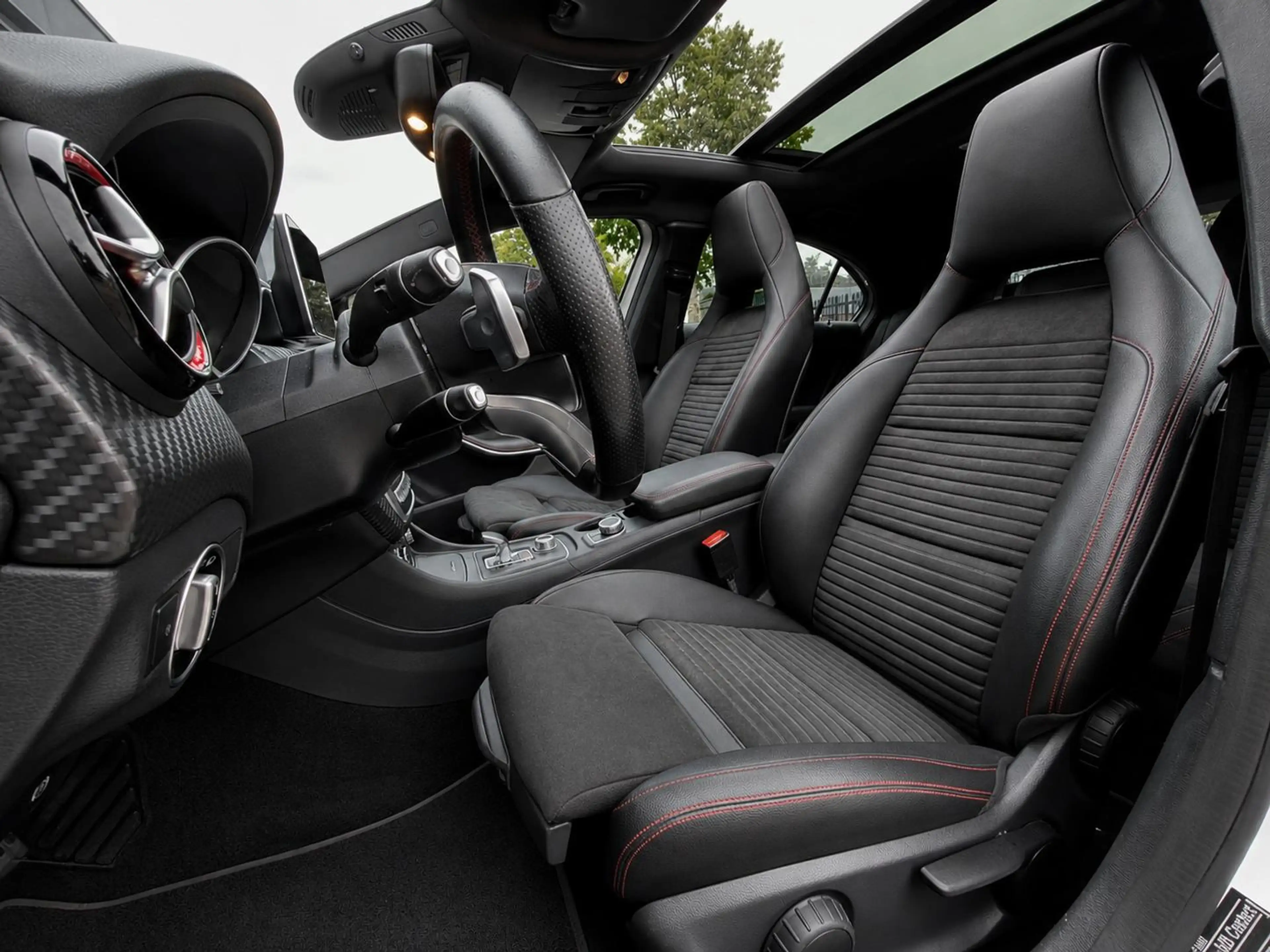 Mercedes-Benz A 45 AMG 4MATIC | Facelift | Aero | Pano | 381PK | Harman K — photo 9
