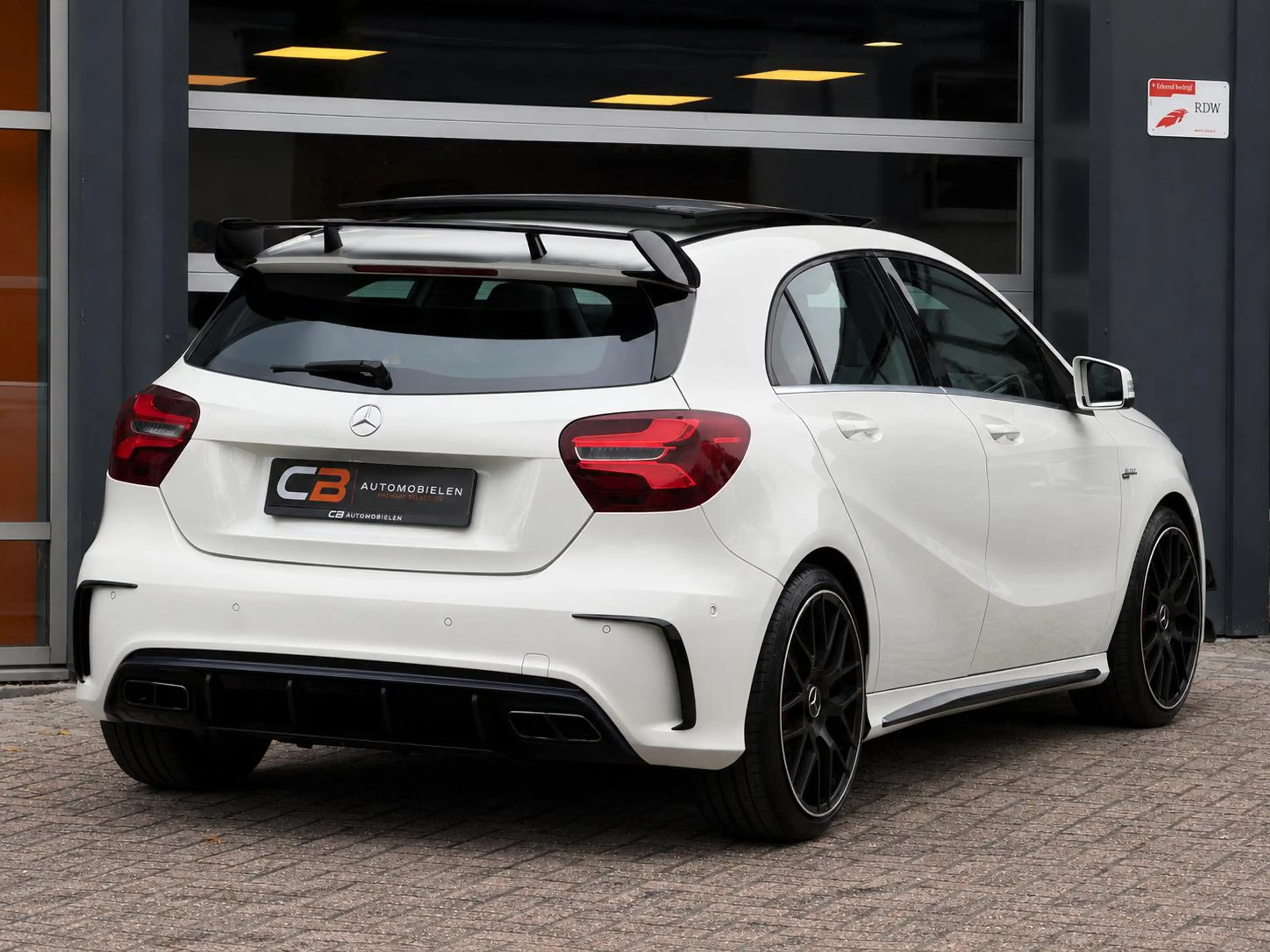 Mercedes-Benz A 45 AMG 4MATIC | Facelift | Aero | Pano | 381PK | Harman K — photo 3