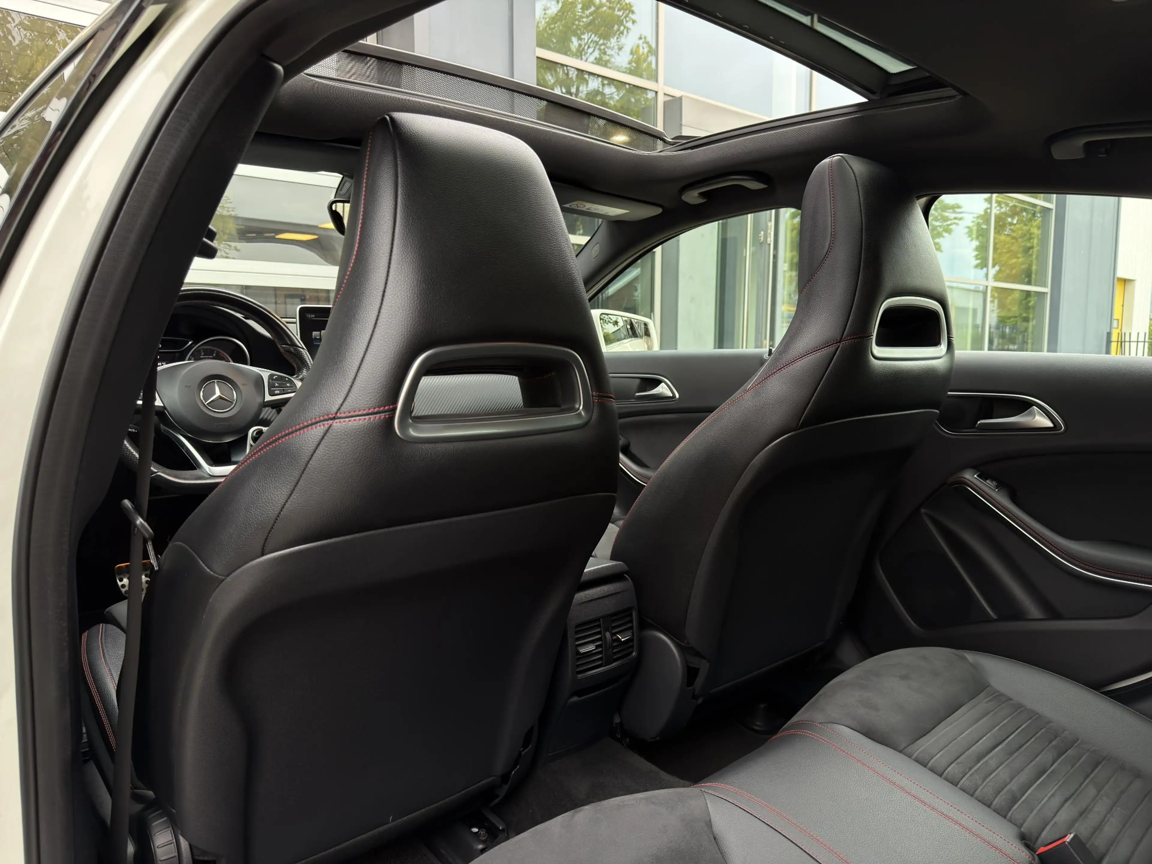 Mercedes-Benz A 45 AMG 4MATIC | Facelift | Aero | Pano | 381PK | Harman K — photo 10