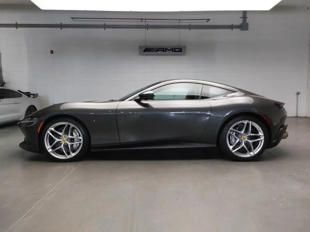 Ferrari Roma снимка Ferrari Roma