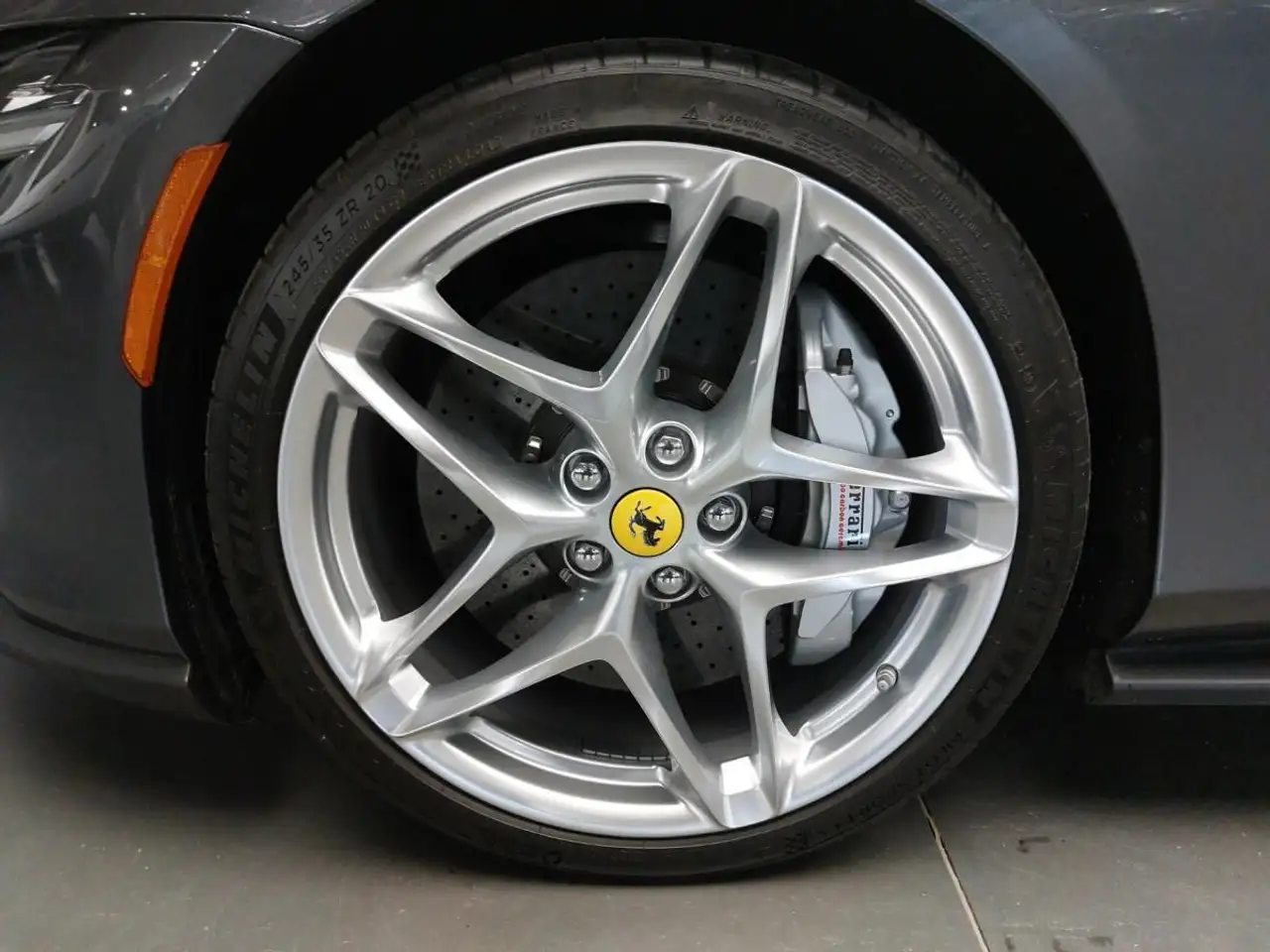 Ferrari Roma снимка Ferrari Roma