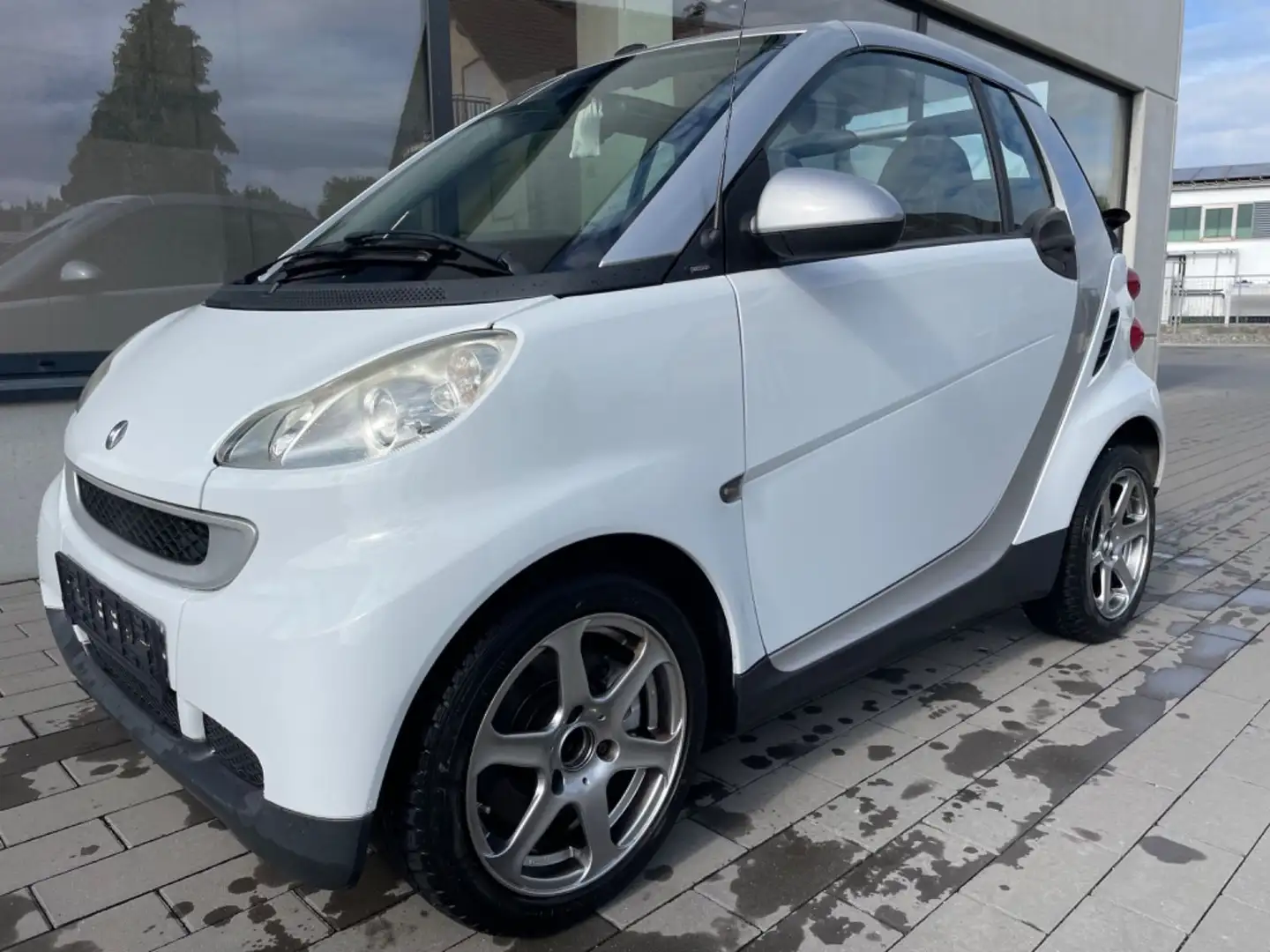smart forTwo fortwo cabrio Klima Alufelgen el. Seitenspiegel Weiß - 1