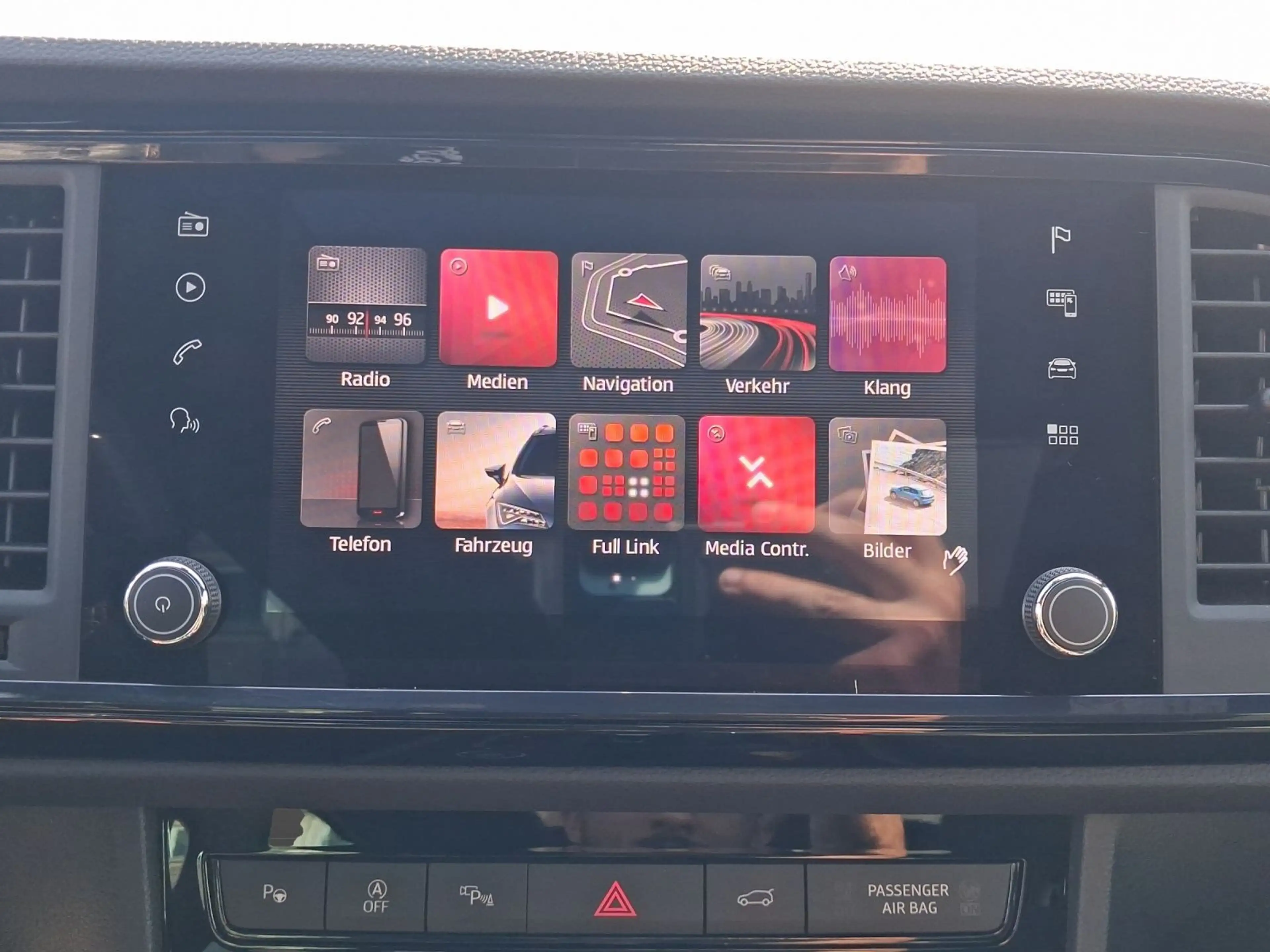 SEAT Ateca 2.0 TSI DSG 4D AHK PANO BEATS eKLAPPE — photo 13