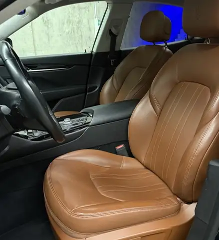 Maserati Levante view 8