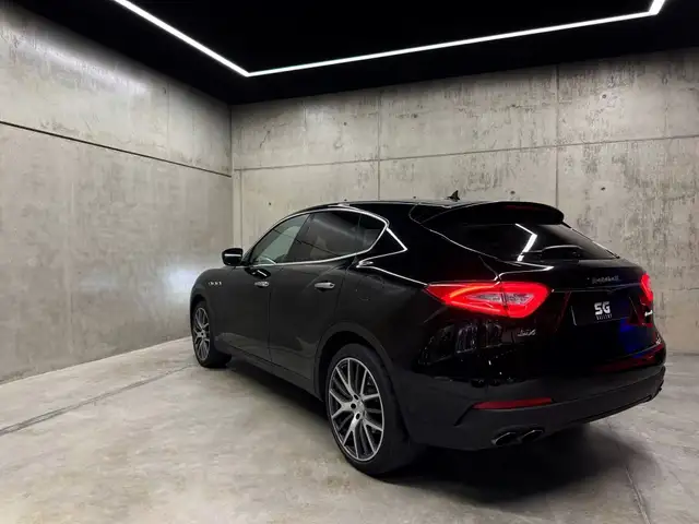 Maserati Levante view 4