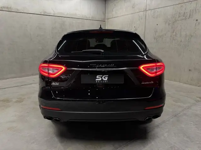 Maserati Levante view 5