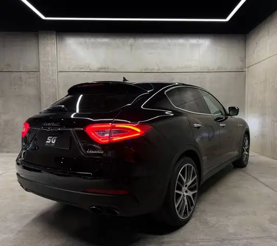 Maserati Levante view 6