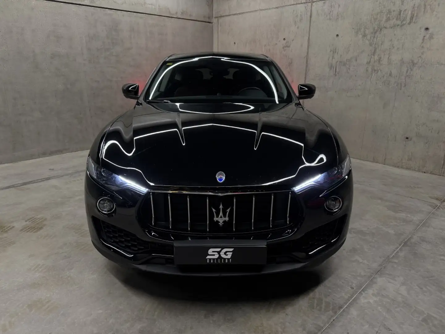 Maserati Levante 430 S Aut. Schwarz - 2