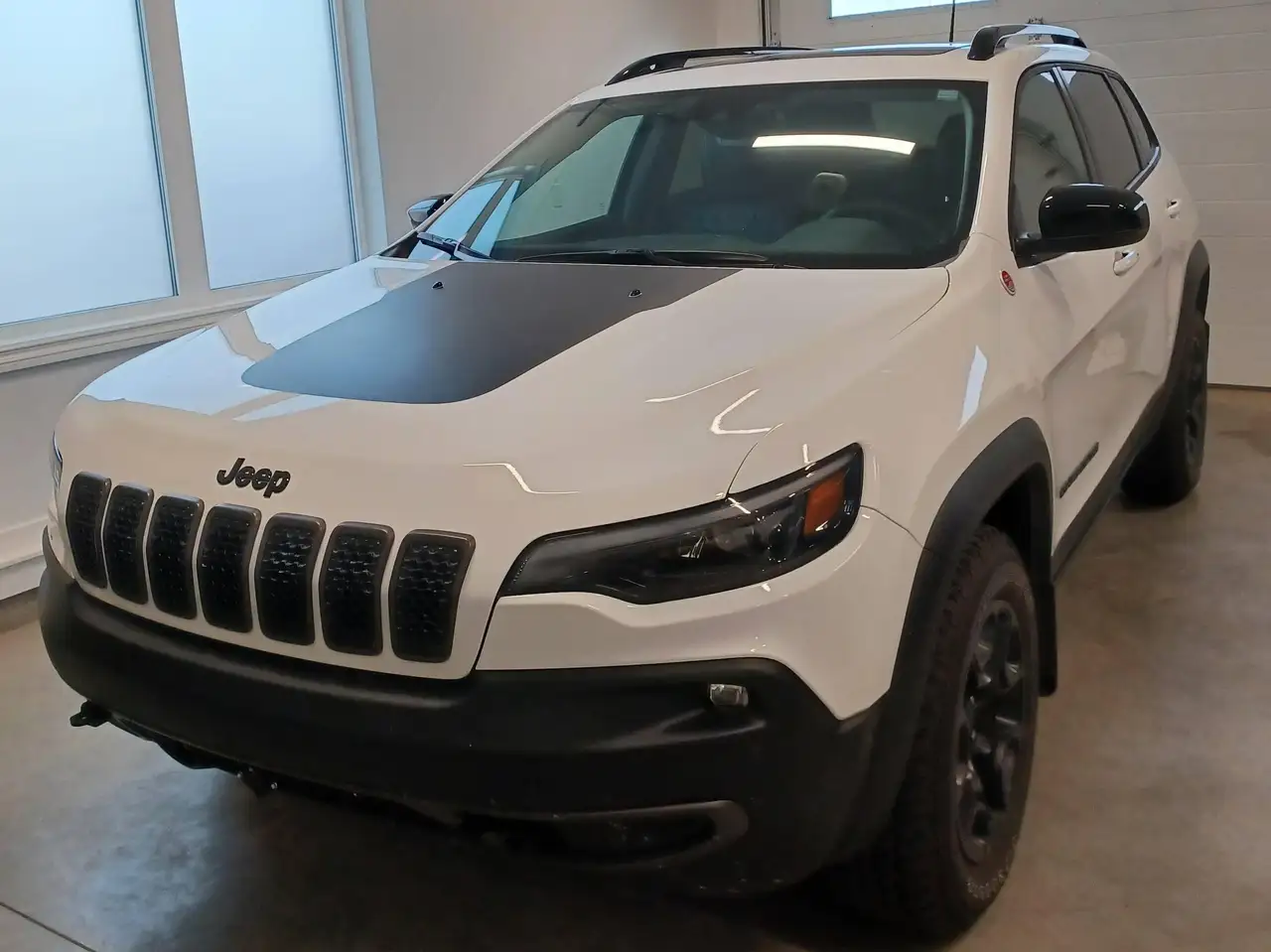Jeep Cherokee снимка Jeep Cherokee