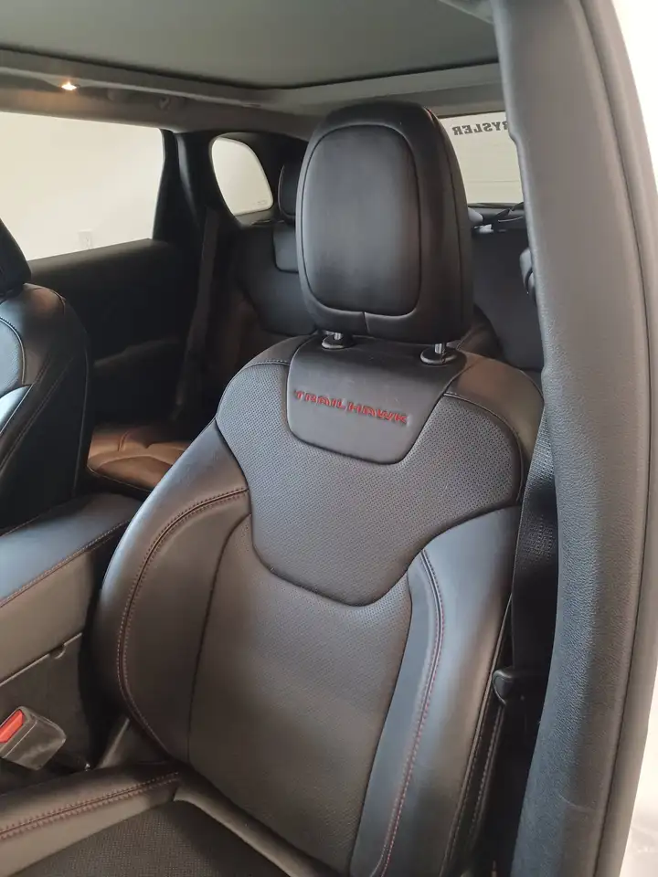 Jeep Cherokee снимка Jeep Cherokee