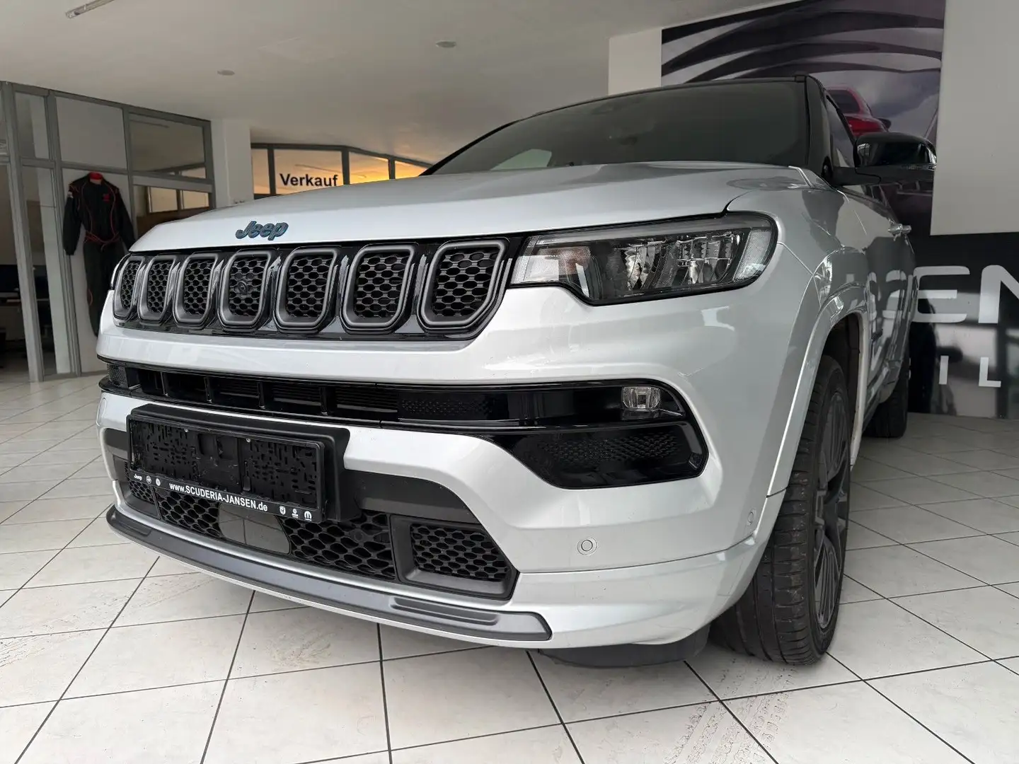 Jeep Compass 1.3 Plug-In Hybrid S 4WD Silber - 2