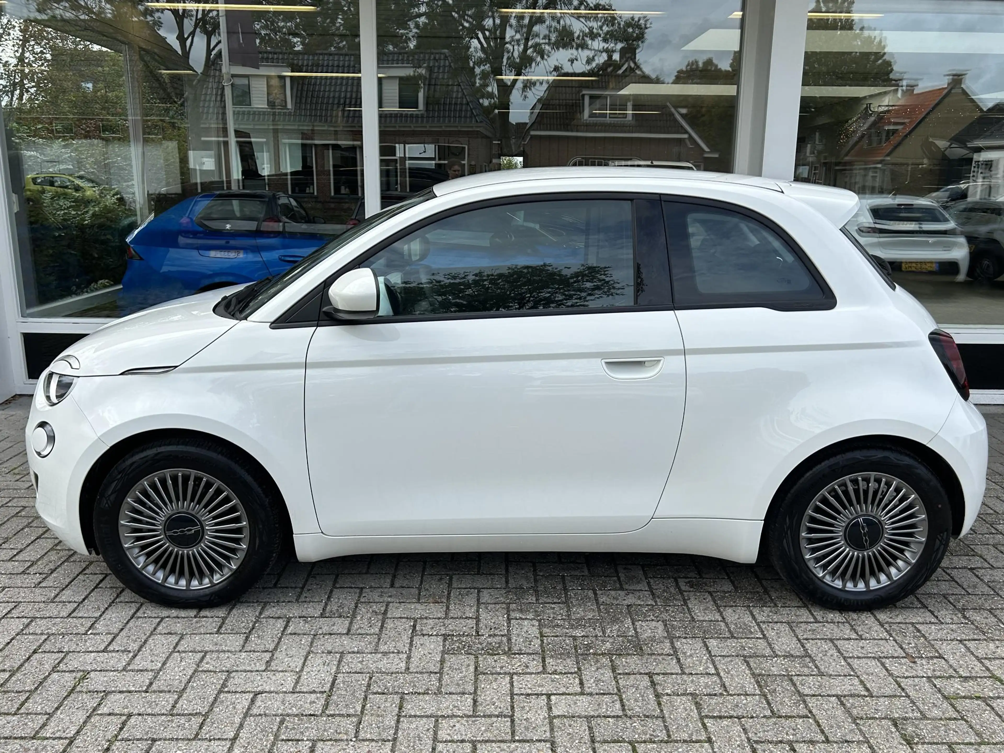 Fiat 500 Urban 42 kWh | 322 WLTP Range | Cruise Control | A — photo 3