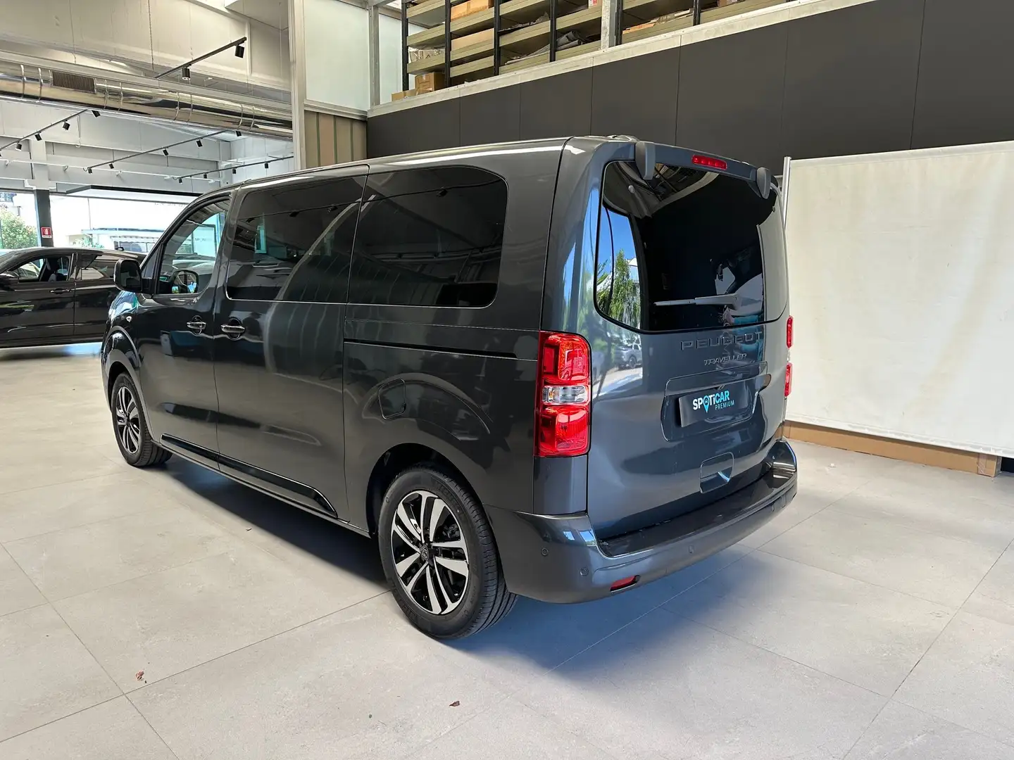 Peugeot Traveller Business Gris - 2