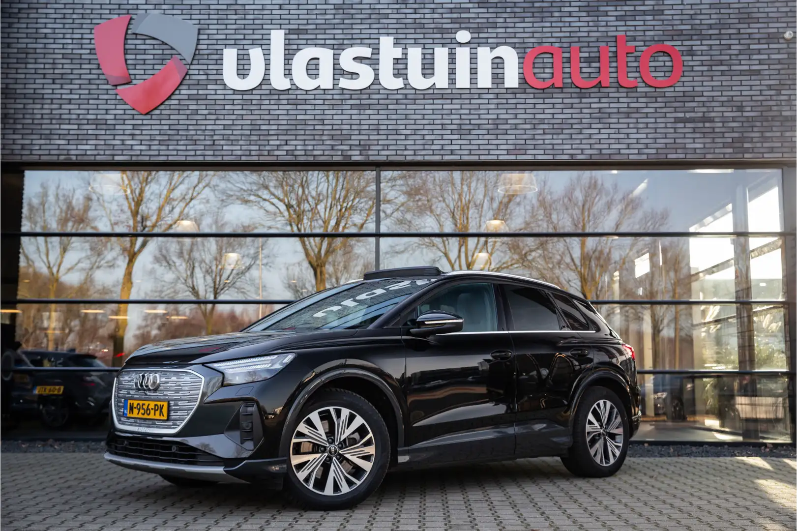 Audi Q4 e-tron 40 Launch edition Advanced Plus 77 kWh , Panoramad Schwarz - 1
