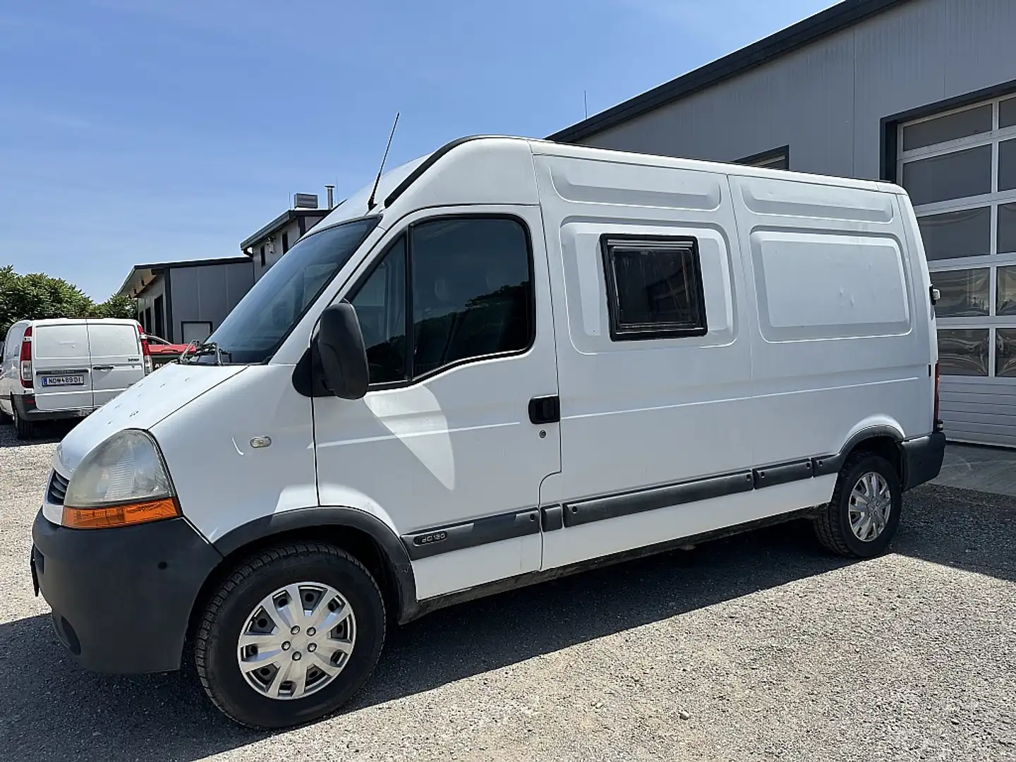 Renault Master L2H2 3,5t 2,5 dCi Blanc - 2