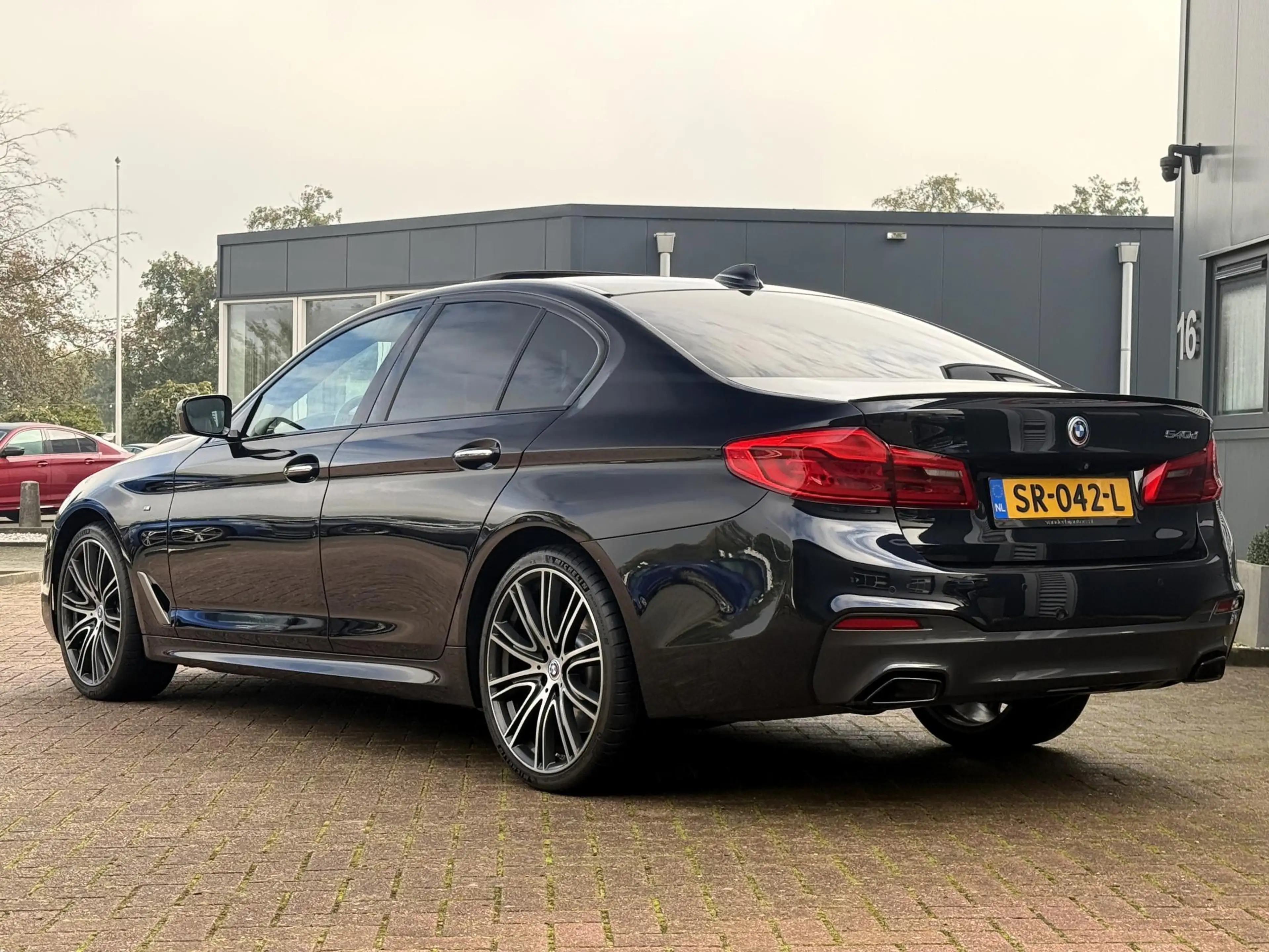 BMW 540 5-serie 540d xDrive High Executive / NL-auto / 2de — photo 2
