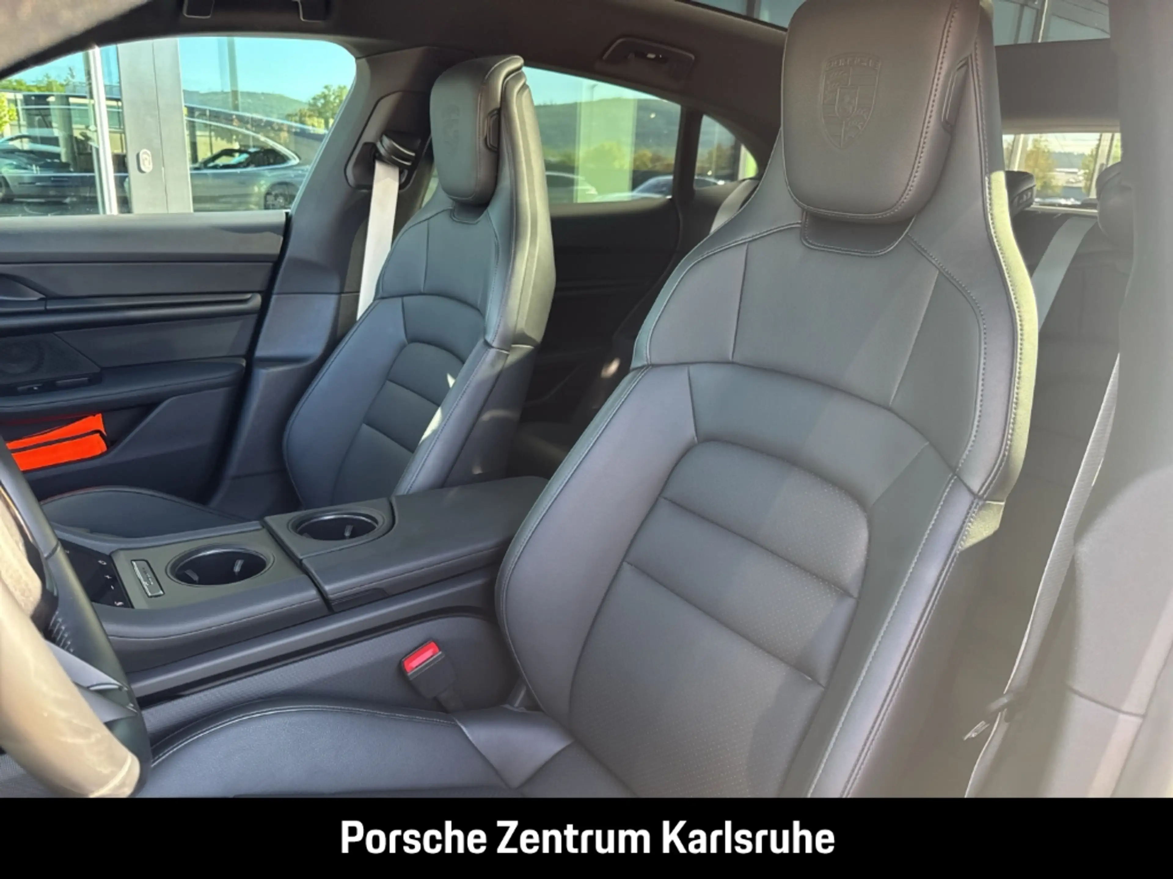 Porsche Taycan 4S Sport Turismo — photo 13
