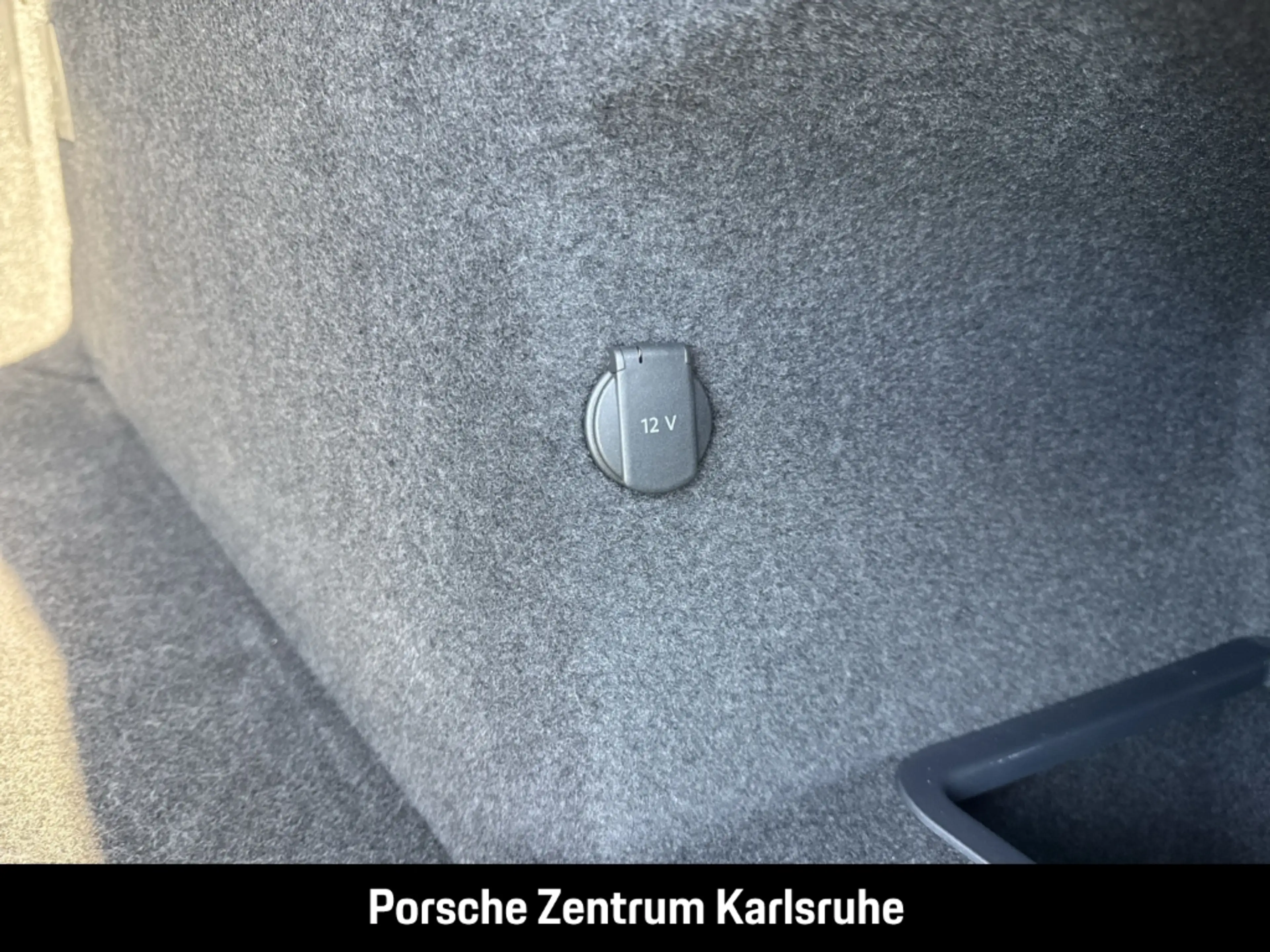 Porsche Taycan 4S Sport Turismo — photo 10