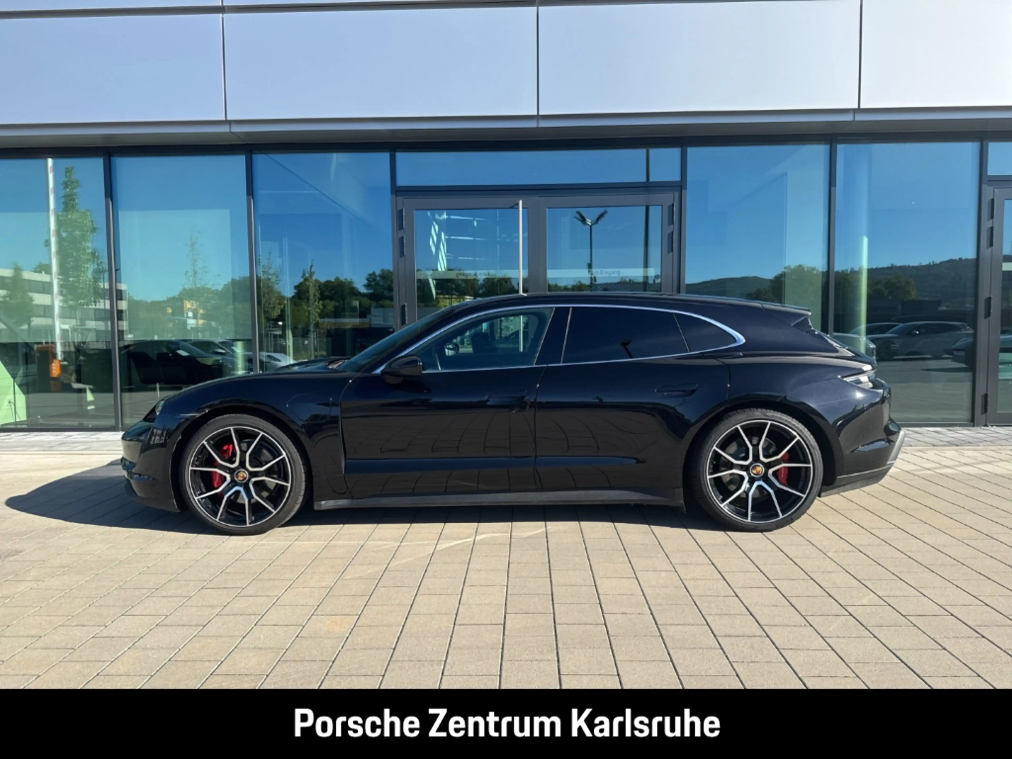 Porsche Taycan 4S Sport Turismo — photo 2