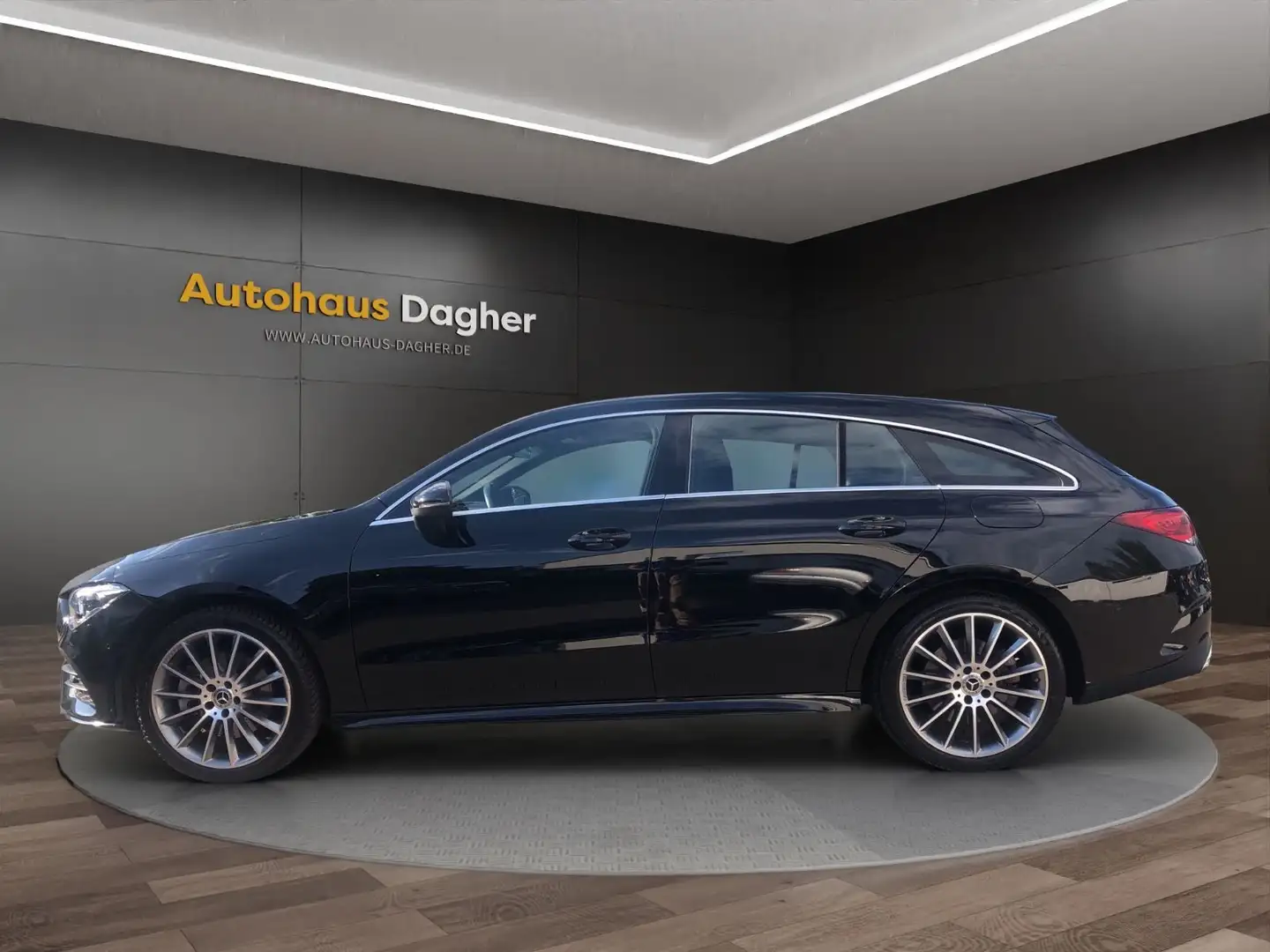 Mercedes-Benz CLA 250 Shooting Brake AMG-Line Schwarz - 2