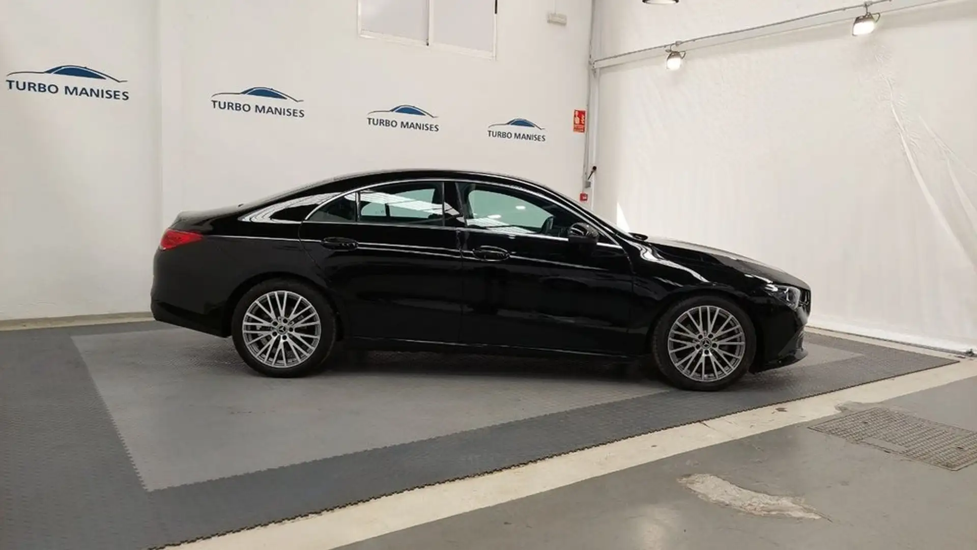 Mercedes-Benz CLA 180 Nero - 2