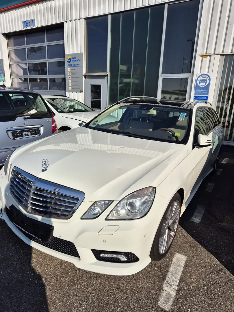 Mercedes-Benz E 350 E 350 CDI 4Matic (212.293) Bílá - 1