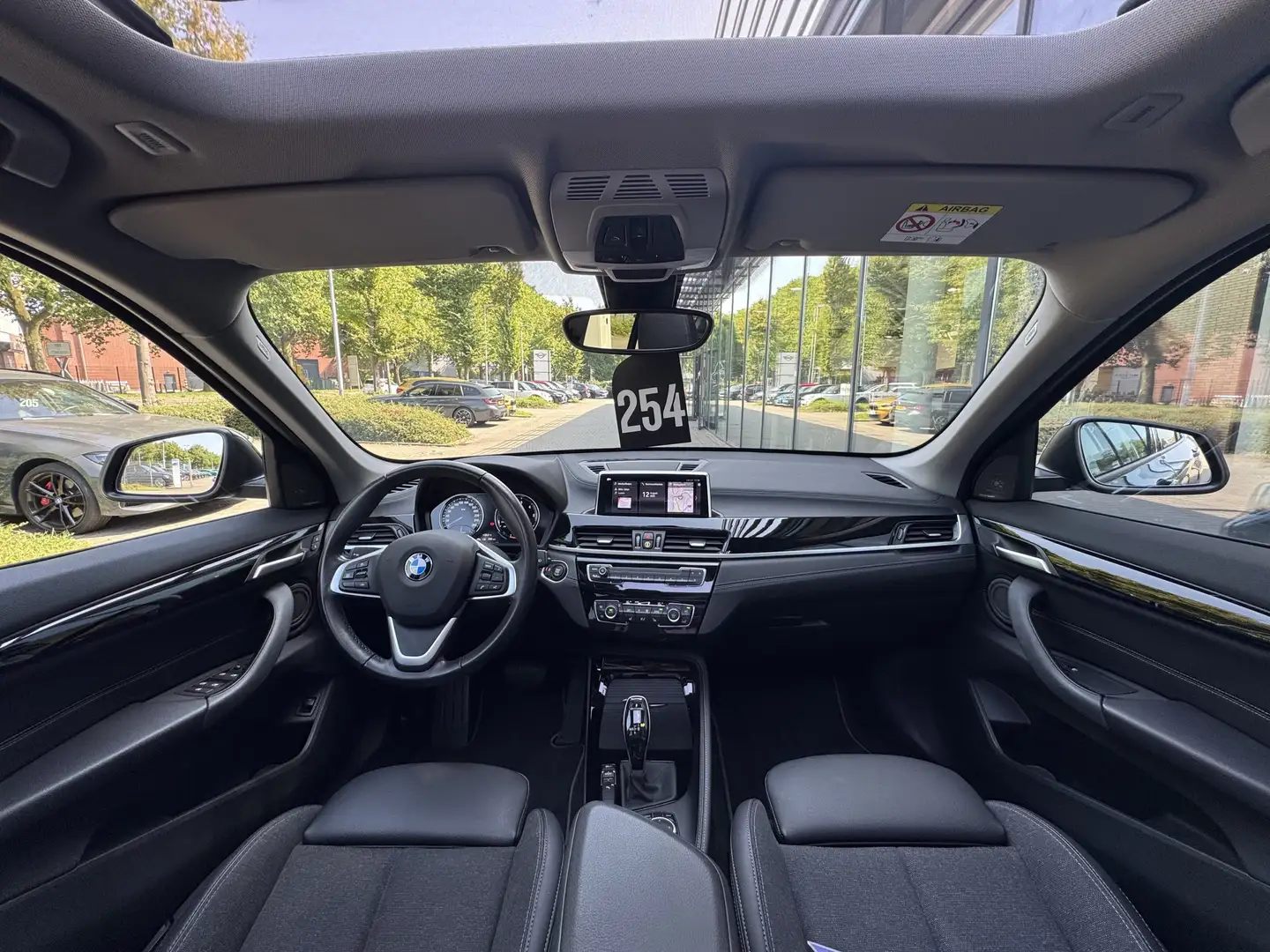 BMW X1 sDrive20d Sport Line PANO NAVI LED h&k 18" Nero - 2