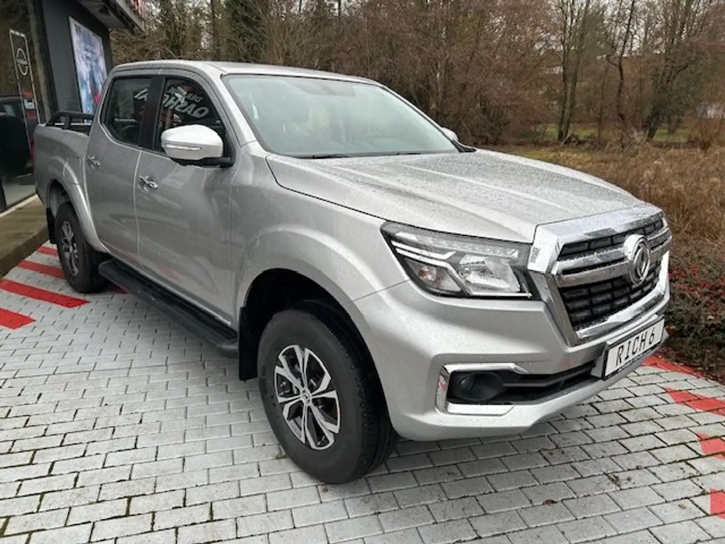 DFSK Rich 6 Pick-Up 2.3L Diesel 4x4 Schaltung 3000Kg AHLast Silber - 1