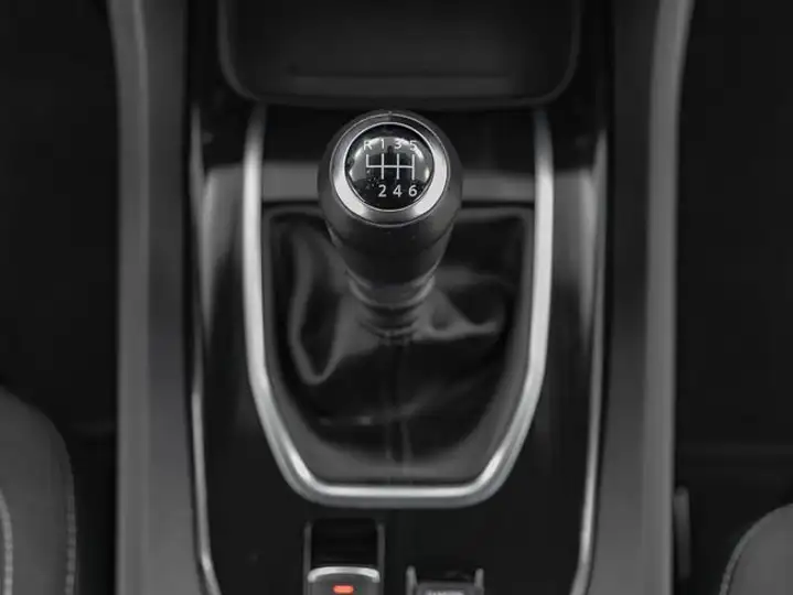 Nissan Qashqai DIG-T mHEV 4x2 Acenta (2021) 2022, foto 45
