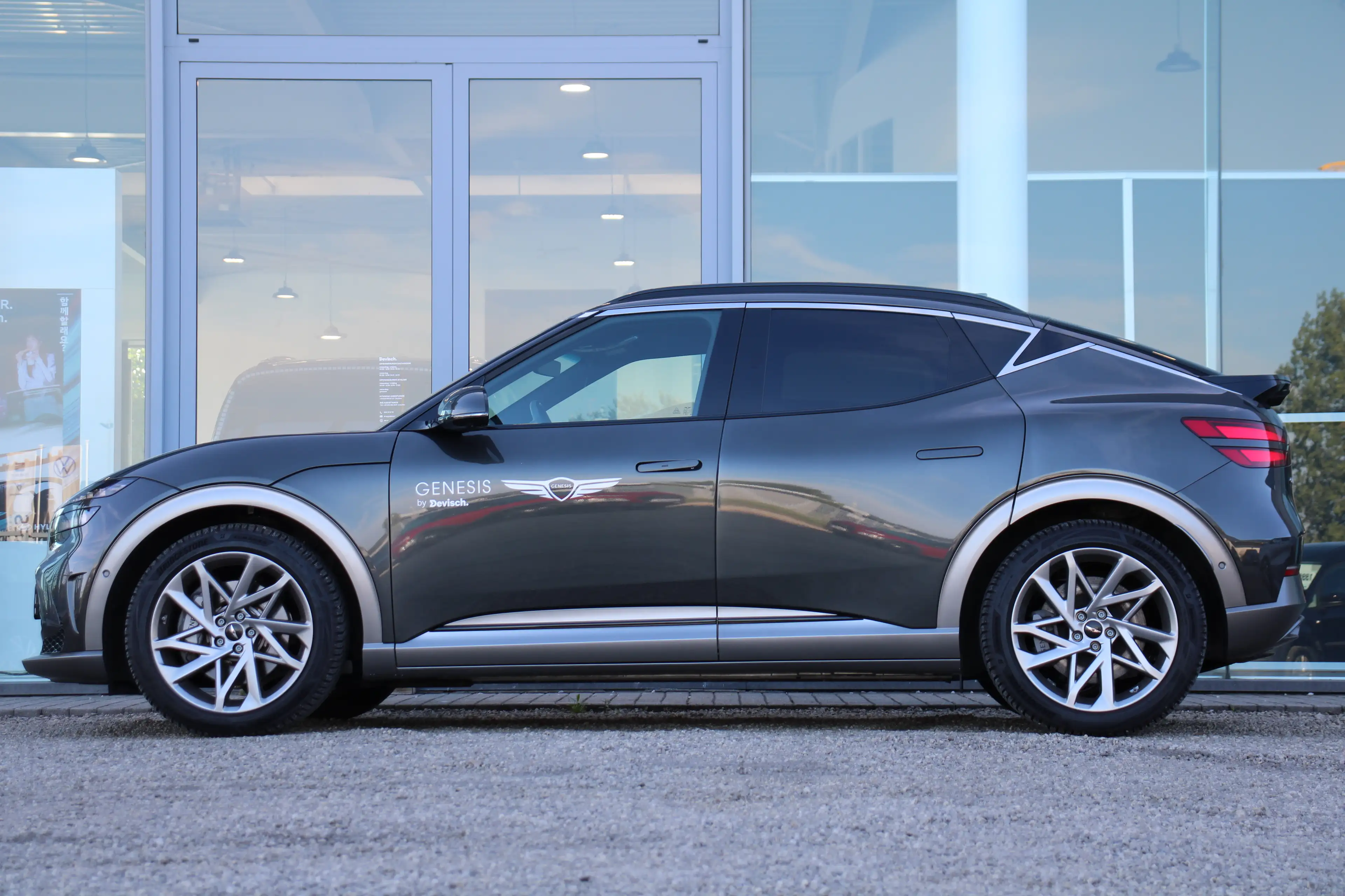 Genesis GV60 EV Dual Motor AWD Sport 318 PK *FULL OPTION* — photo 5