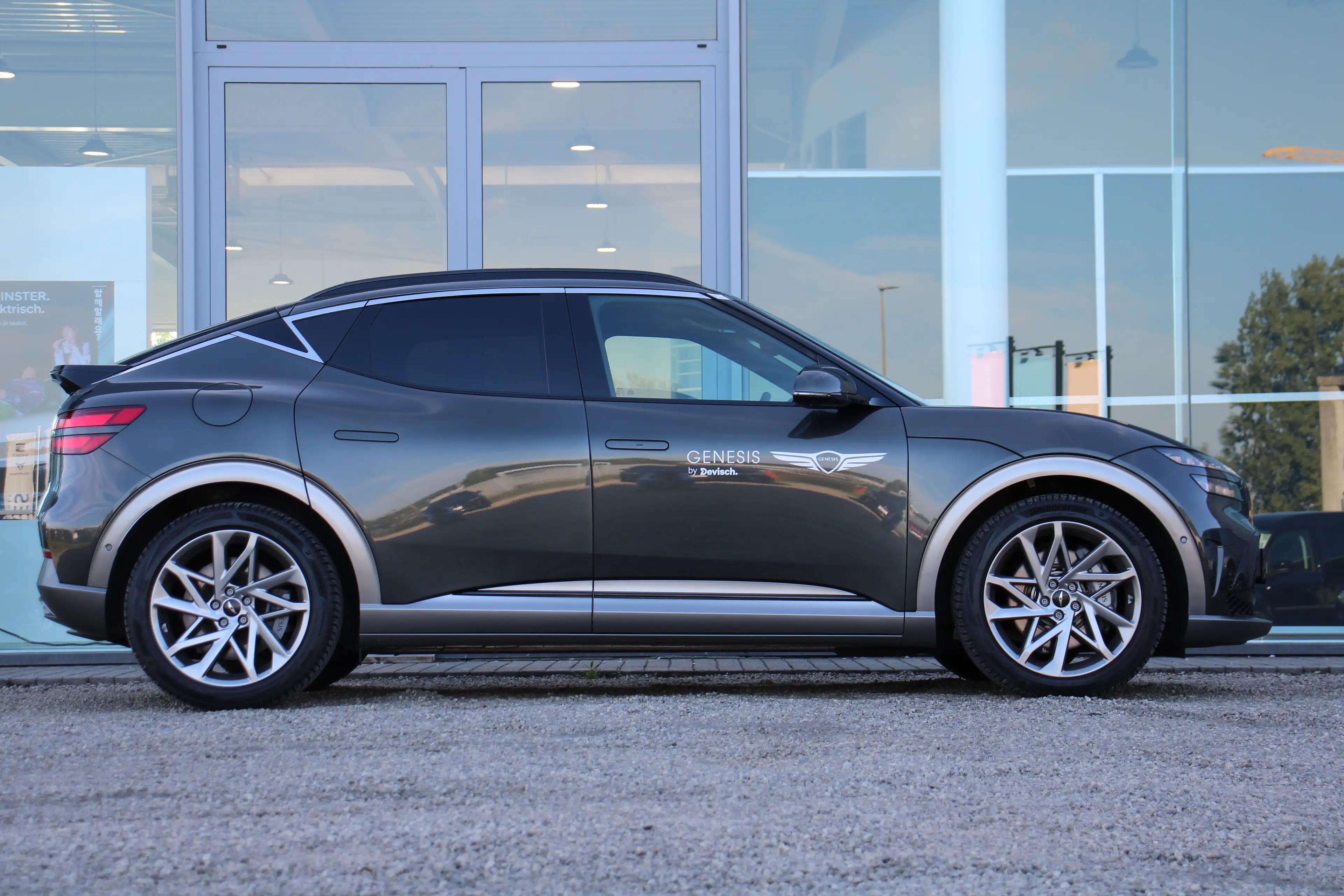 Genesis GV60 EV Dual Motor AWD Sport 318 PK *FULL OPTION* — photo 3