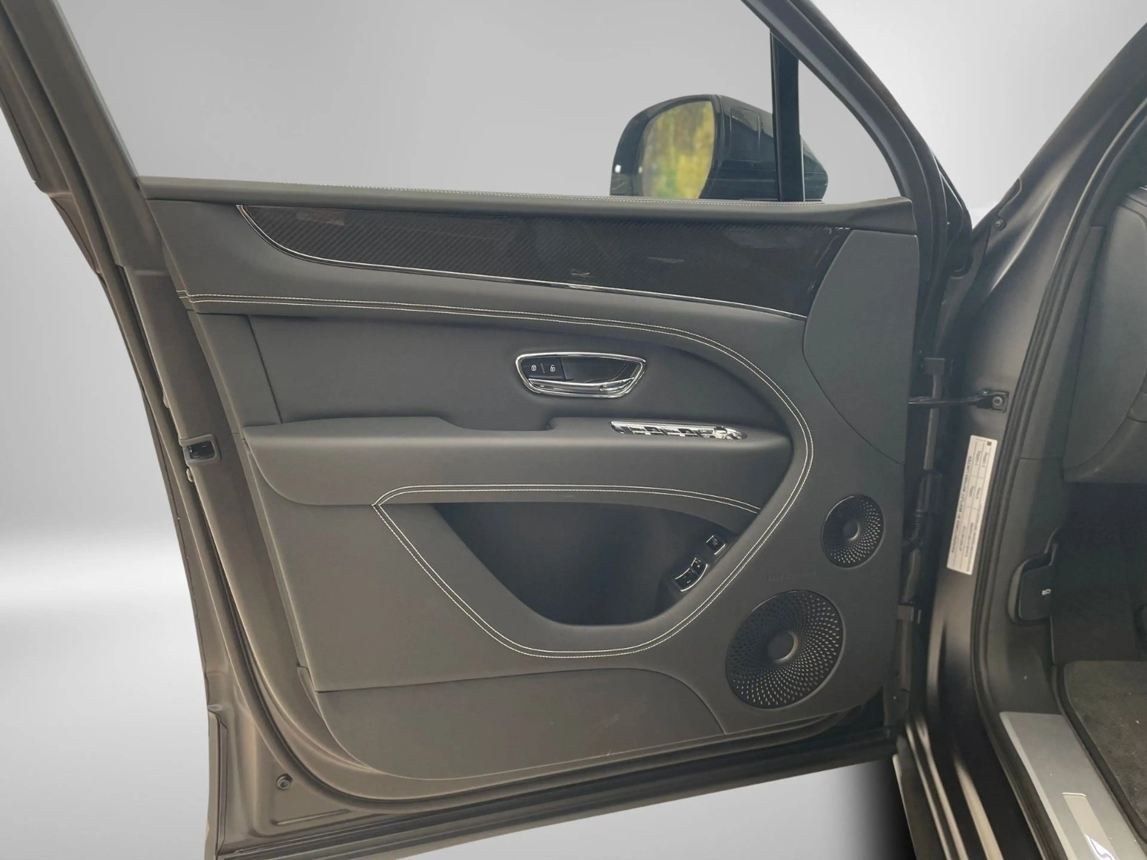 Bentley Bentayga 4.0 V8 S 4WD — photo 6