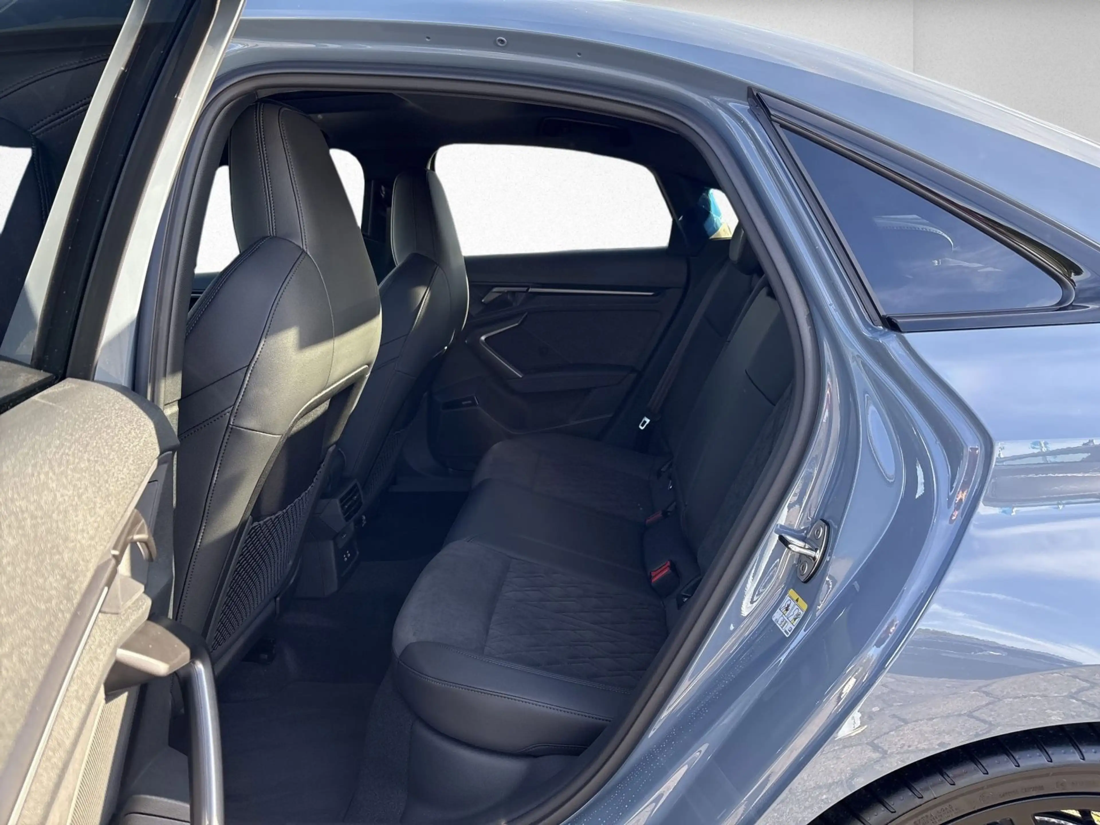 Audi RS3 S tronic Matrix+Pano+Sonos+SHZ+Um — photo 12