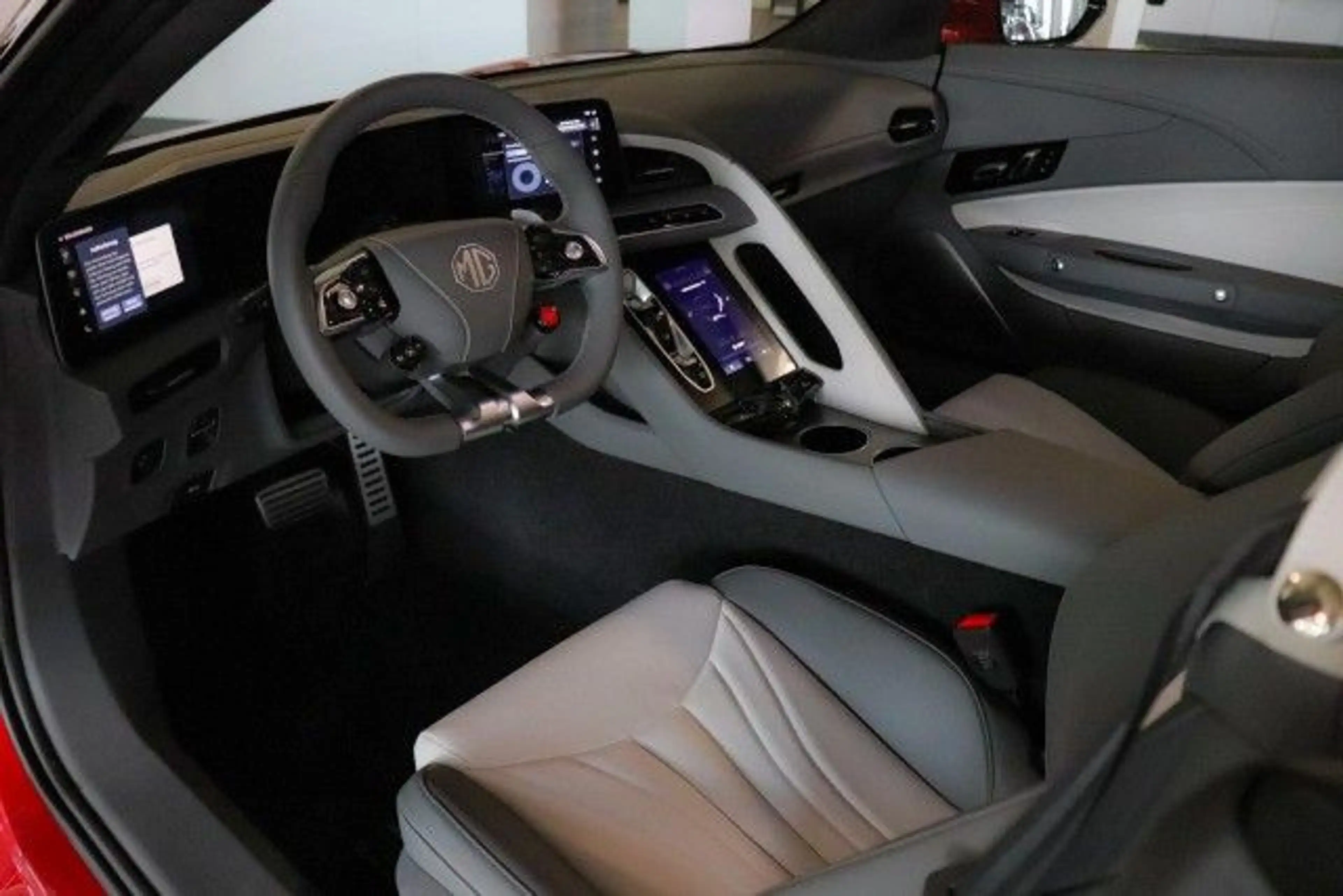 MG Cyberster Xpower MY26 (375 kW / 510 PS) Klima — photo 8