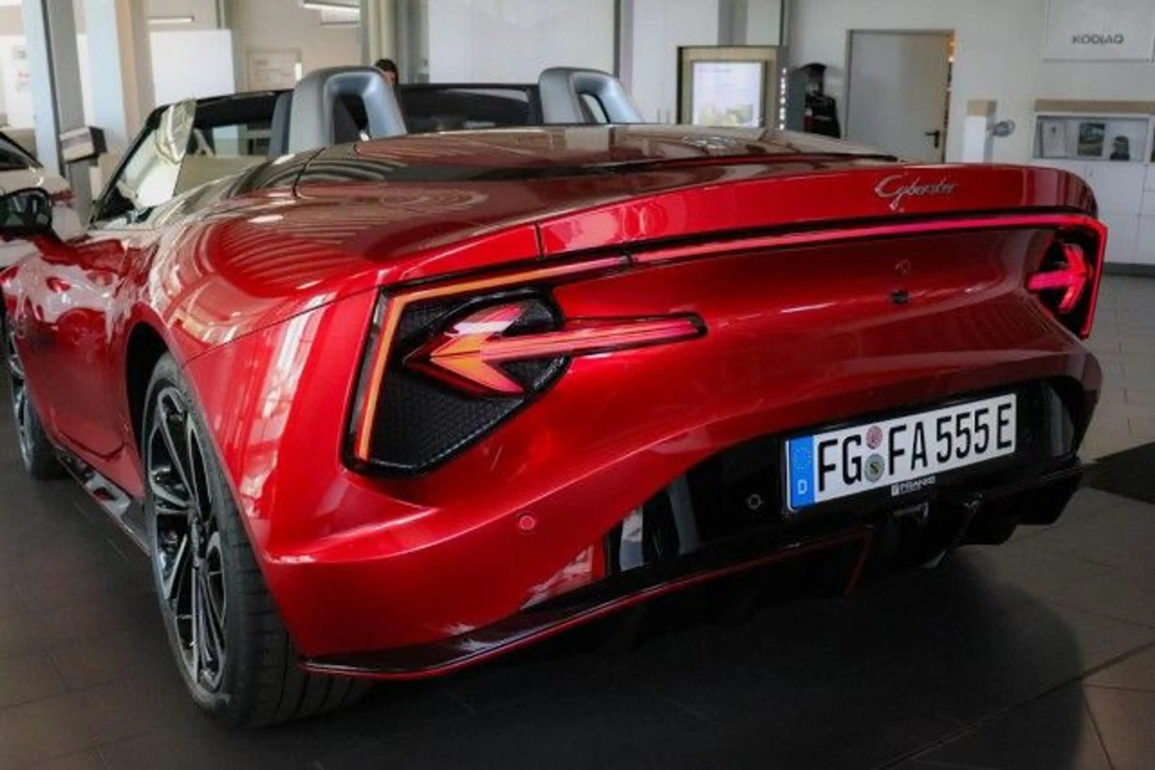 MG Cyberster Xpower MY26 (375 kW / 510 PS) Klima — photo 6