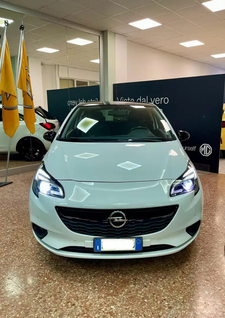 Opel Corsa 1.3 CDTI Coupé b-Color 75cv Bianco - 1