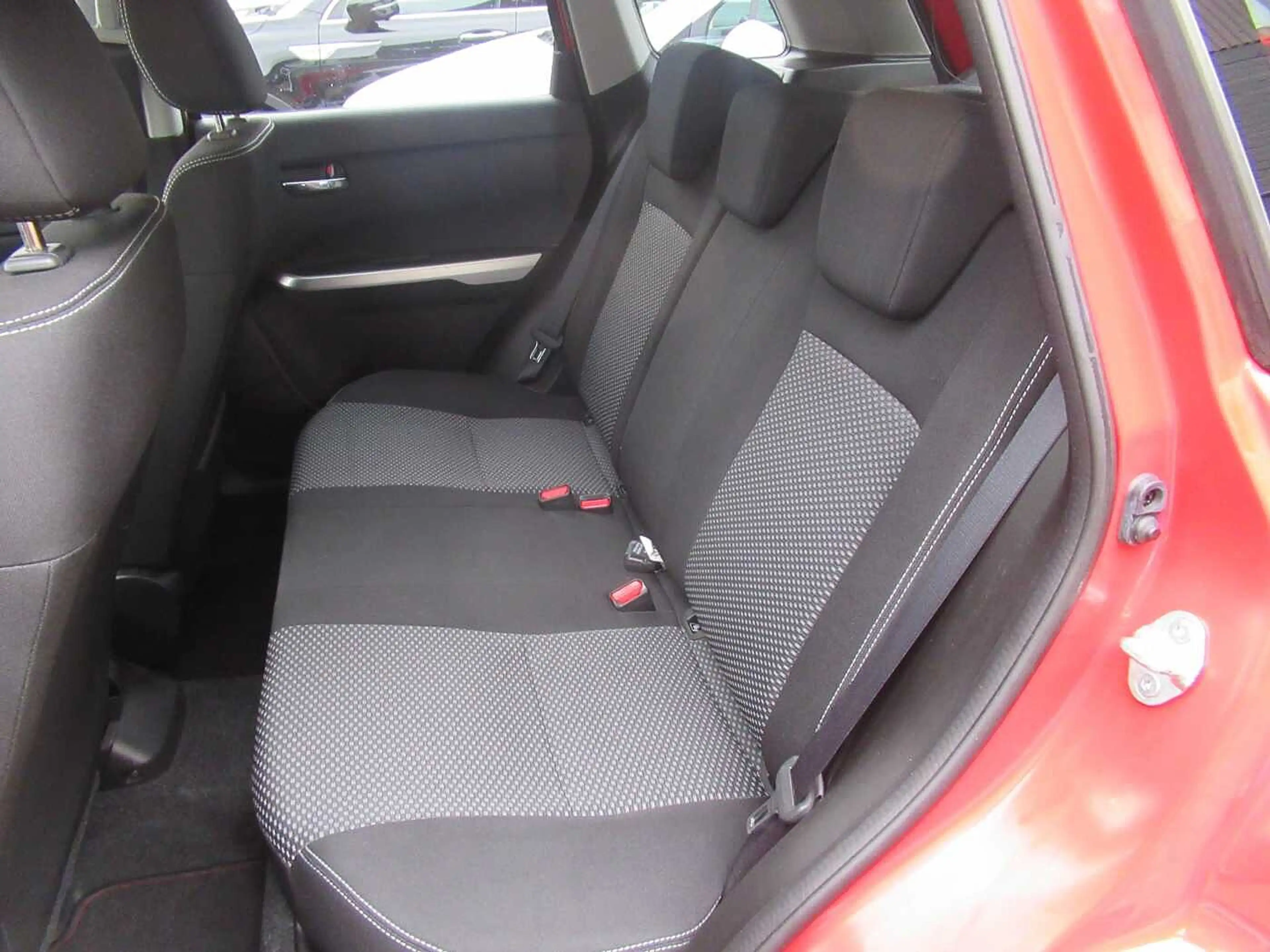 Suzuki Vitara 1.6 Comfort — photo 9