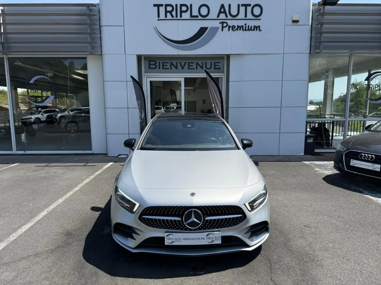 Mercedes-Benz A 200 A 200 d - BV 8G-DCT - 177 AMG Line - TOIT PANORAMI Gris - 2