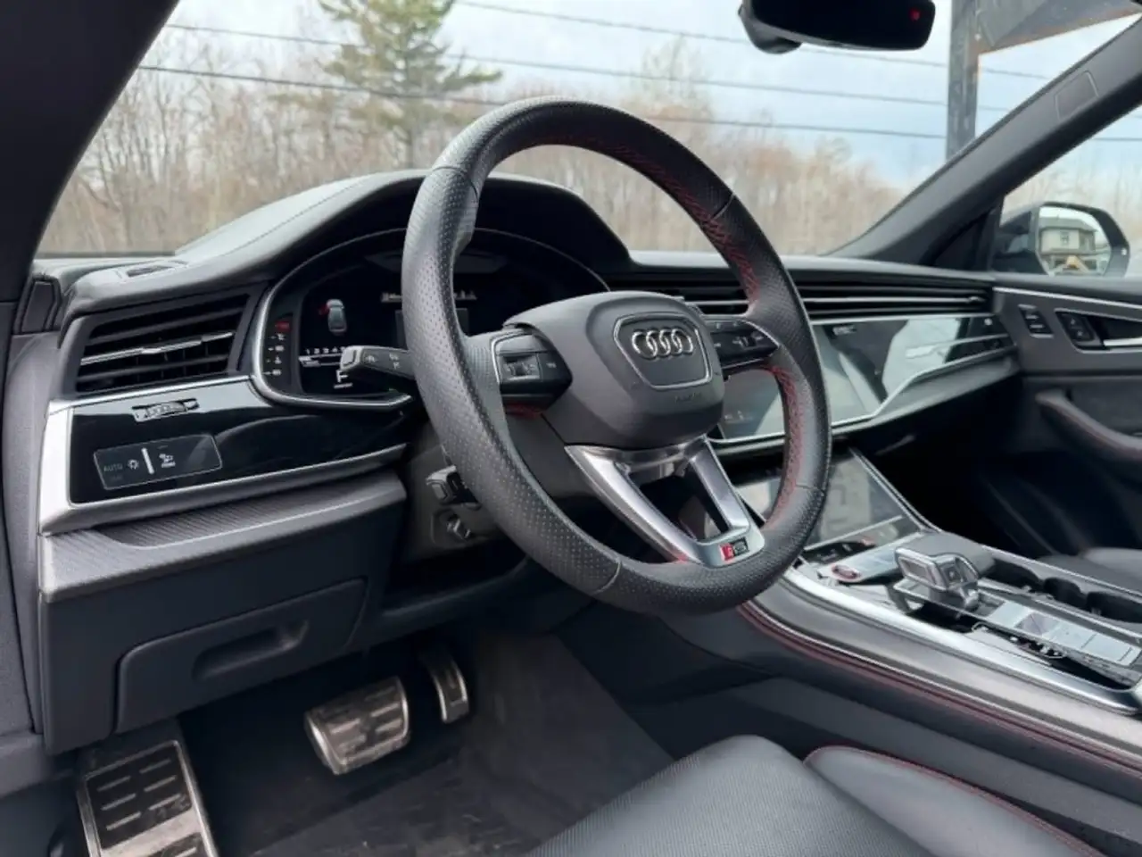 Audi RS Q8 снимка Audi RS Q8