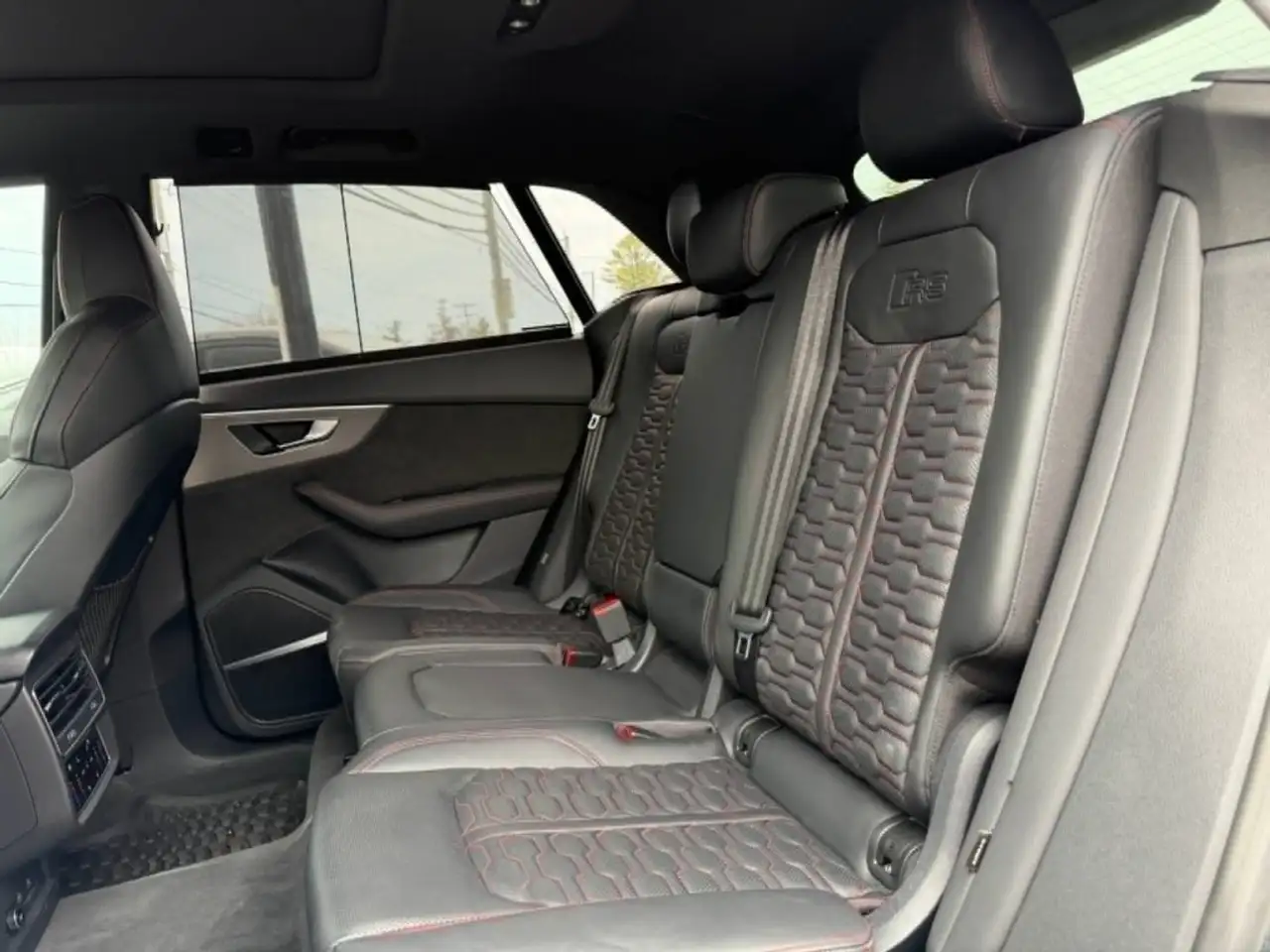 Audi RS Q8 снимка Audi RS Q8