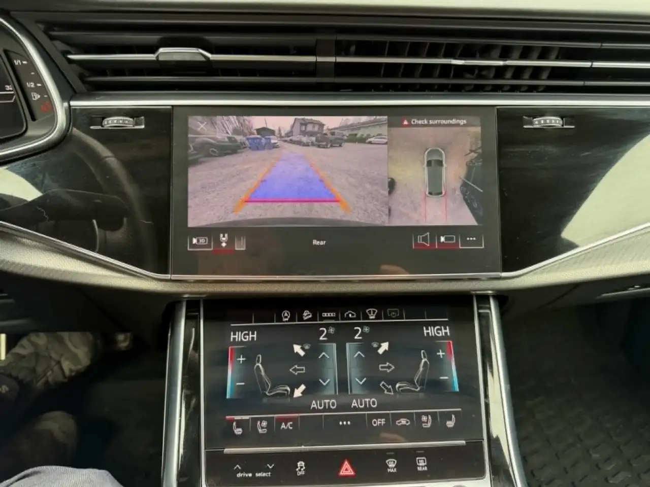 Audi RS Q8 снимка Audi RS Q8