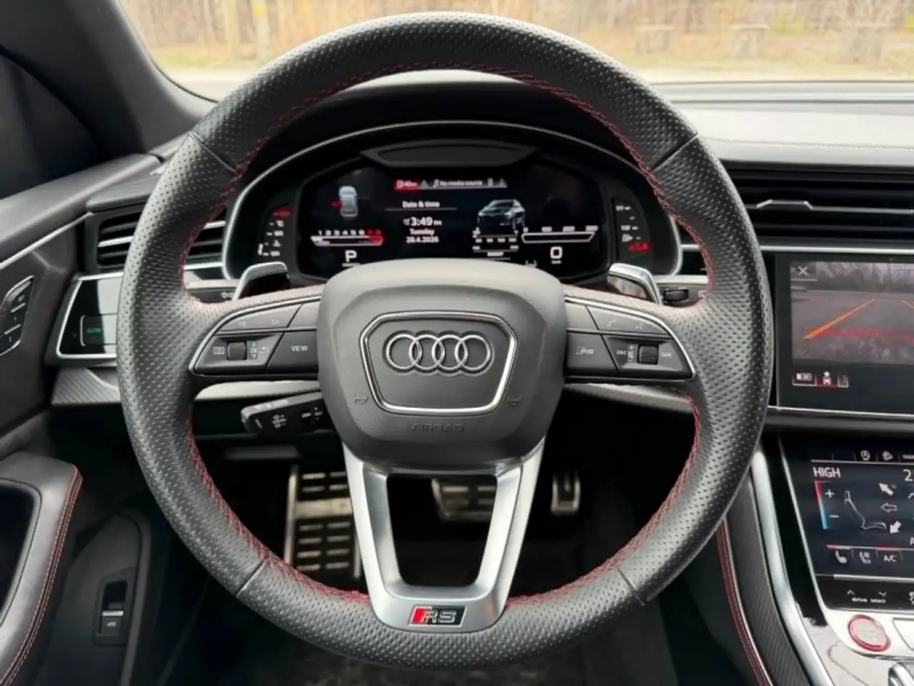 Audi RS Q8 снимка Audi RS Q8