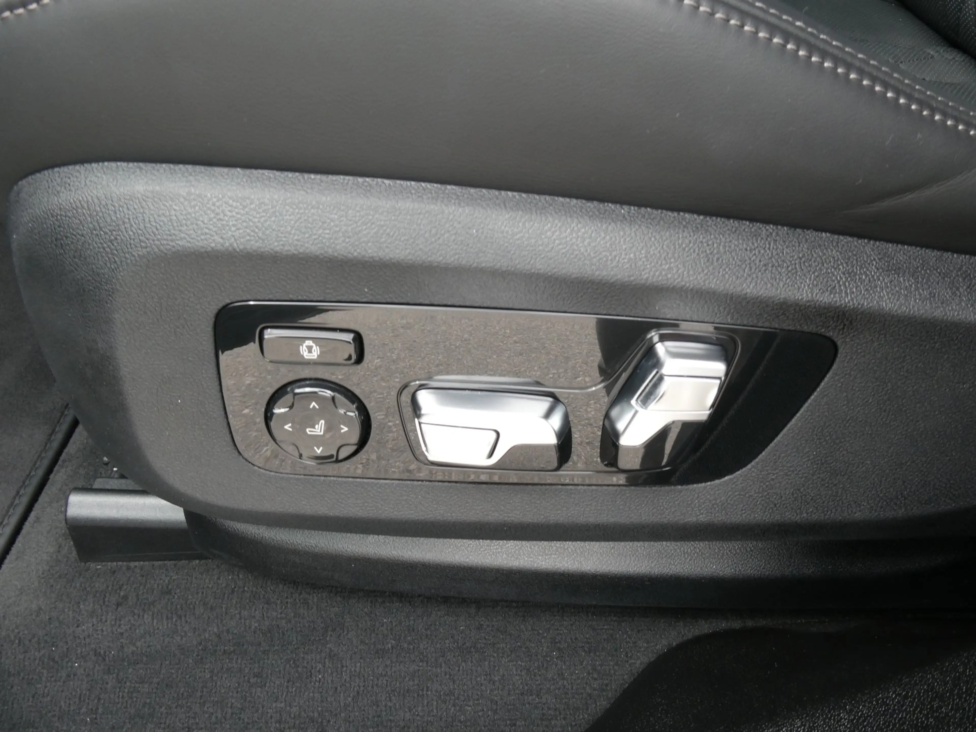 BMW X6 M60i xDrive M-Sportpaket — photo 15