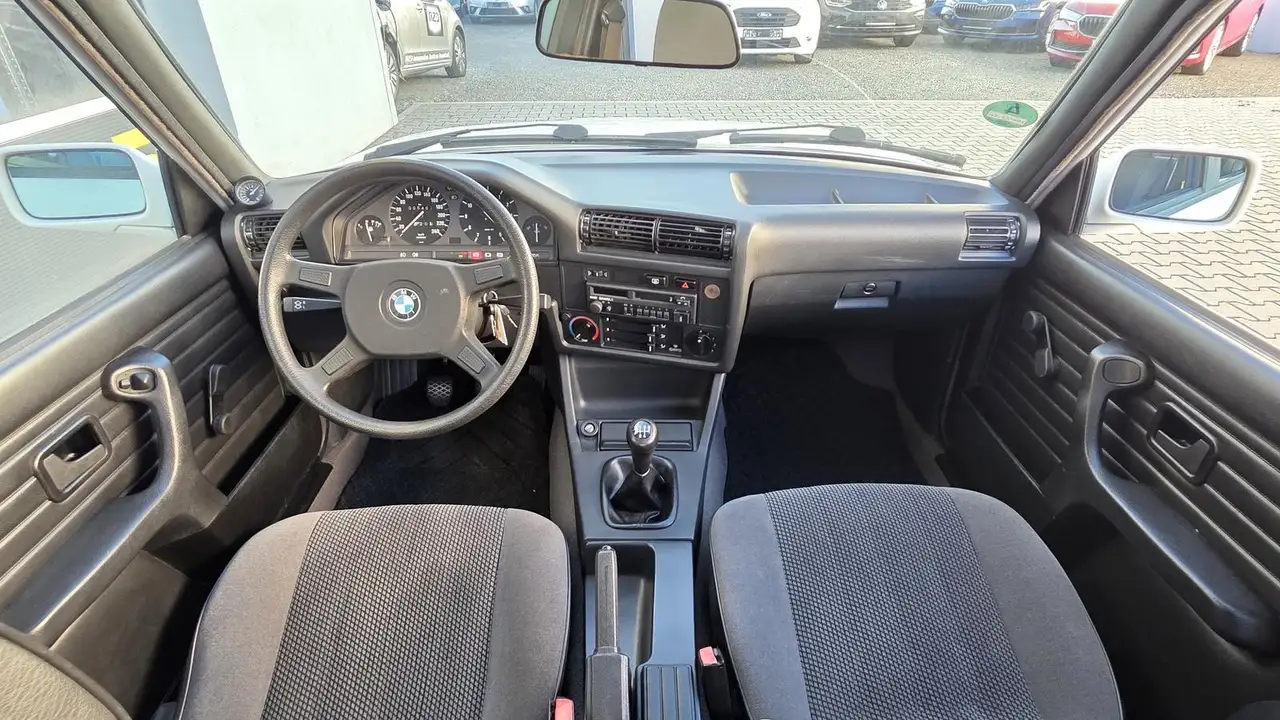 BMW 316 i 1.6 E30 5-GANG S-Dach Servo Oldtimer el.Spiegel, foto 10