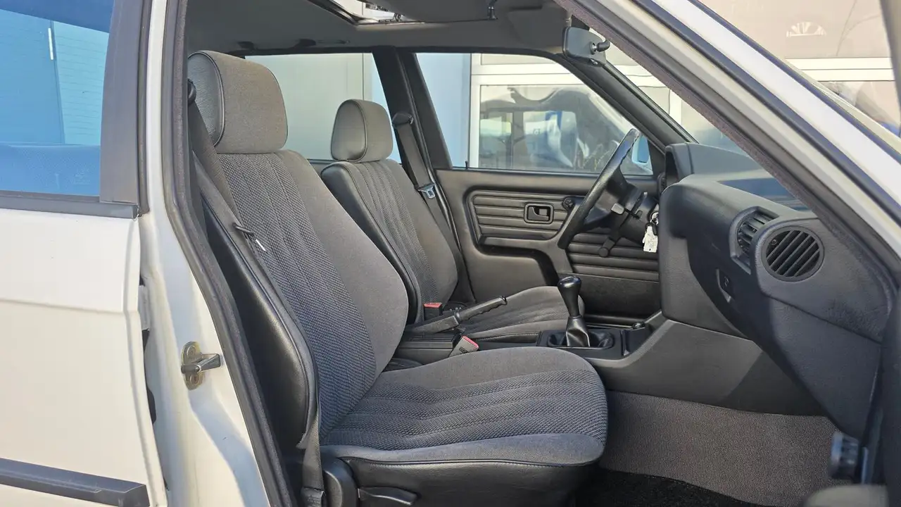 BMW 316 i 1.6 E30 5-GANG S-Dach Servo Oldtimer el.Spiegel, foto 8