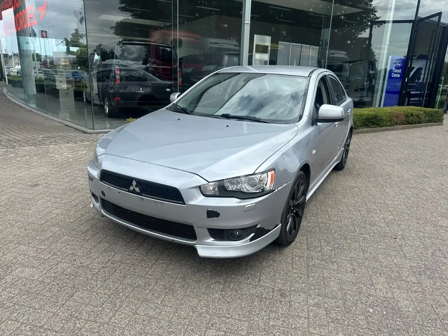 Mitsubishi Lancer Gris - 2