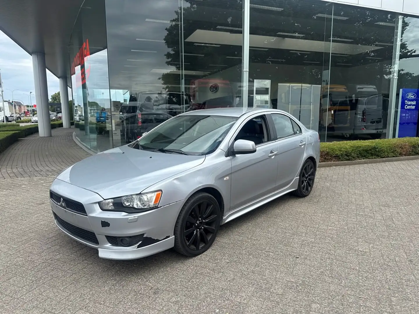 Mitsubishi Lancer Gris - 1