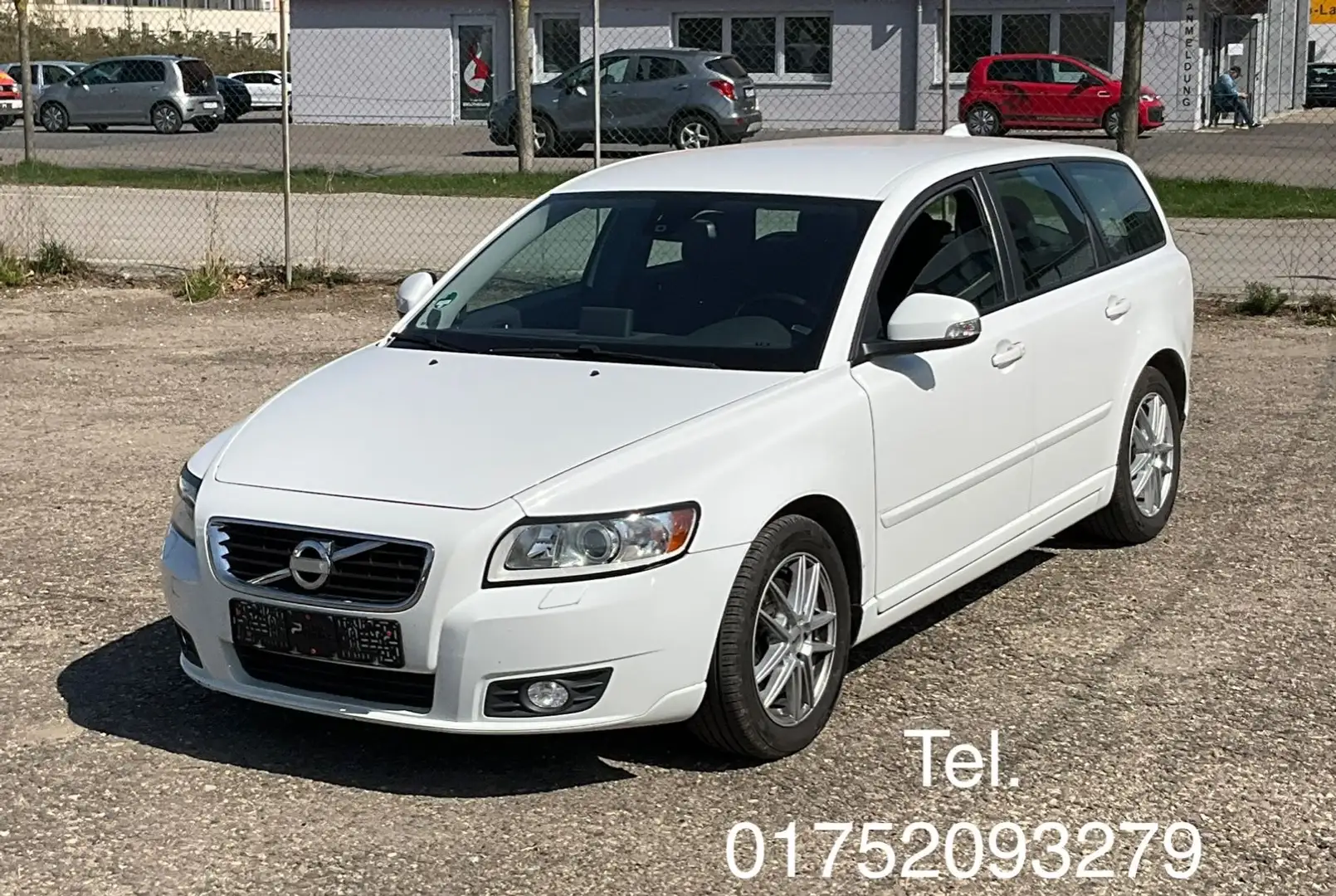Volvo V50 Kombi D3 Business Pro Edition .. Automatik ! Blanc - 1